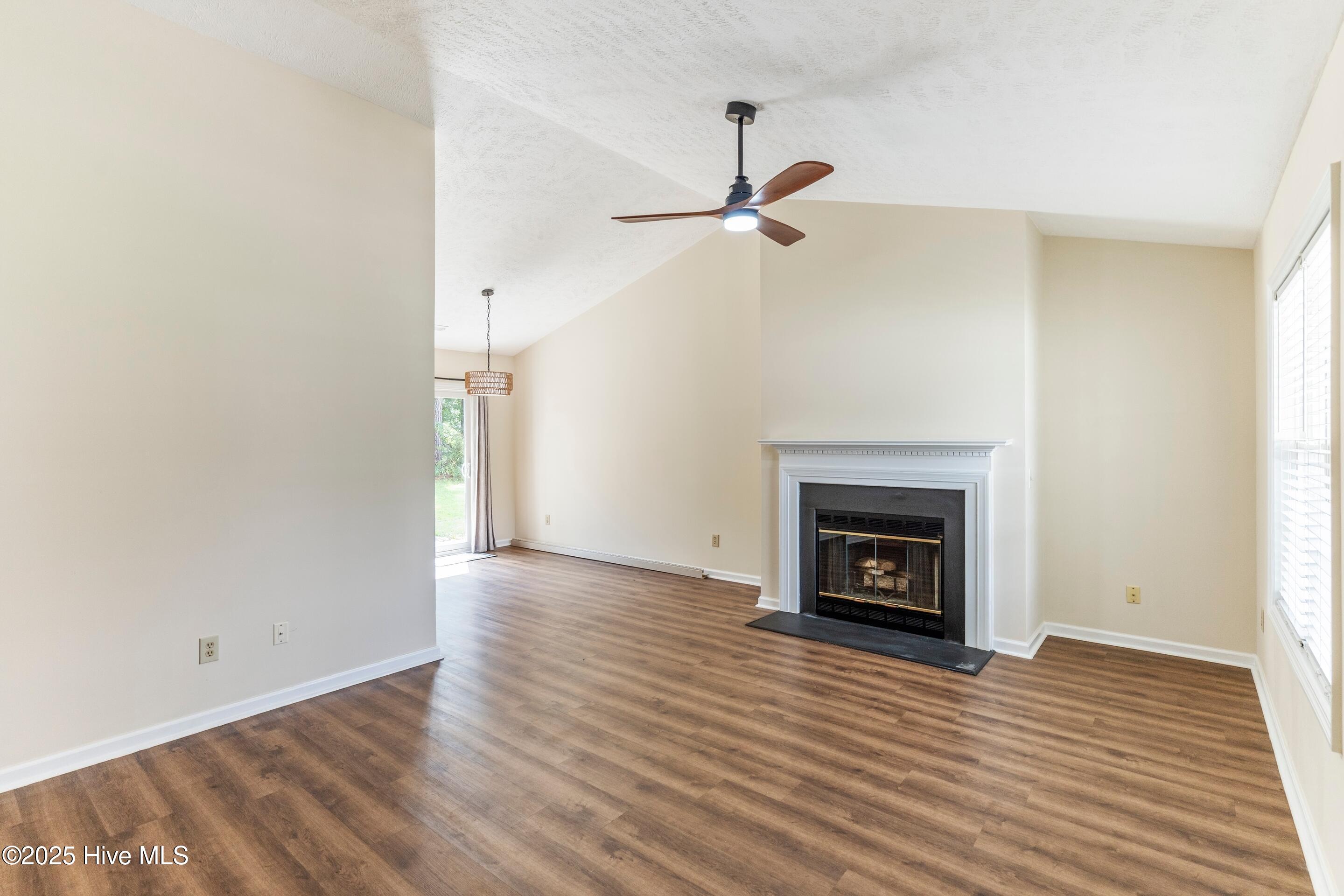 706 Bent Twig Court, Wilmington, NC 28411 – photo 12: Living Room