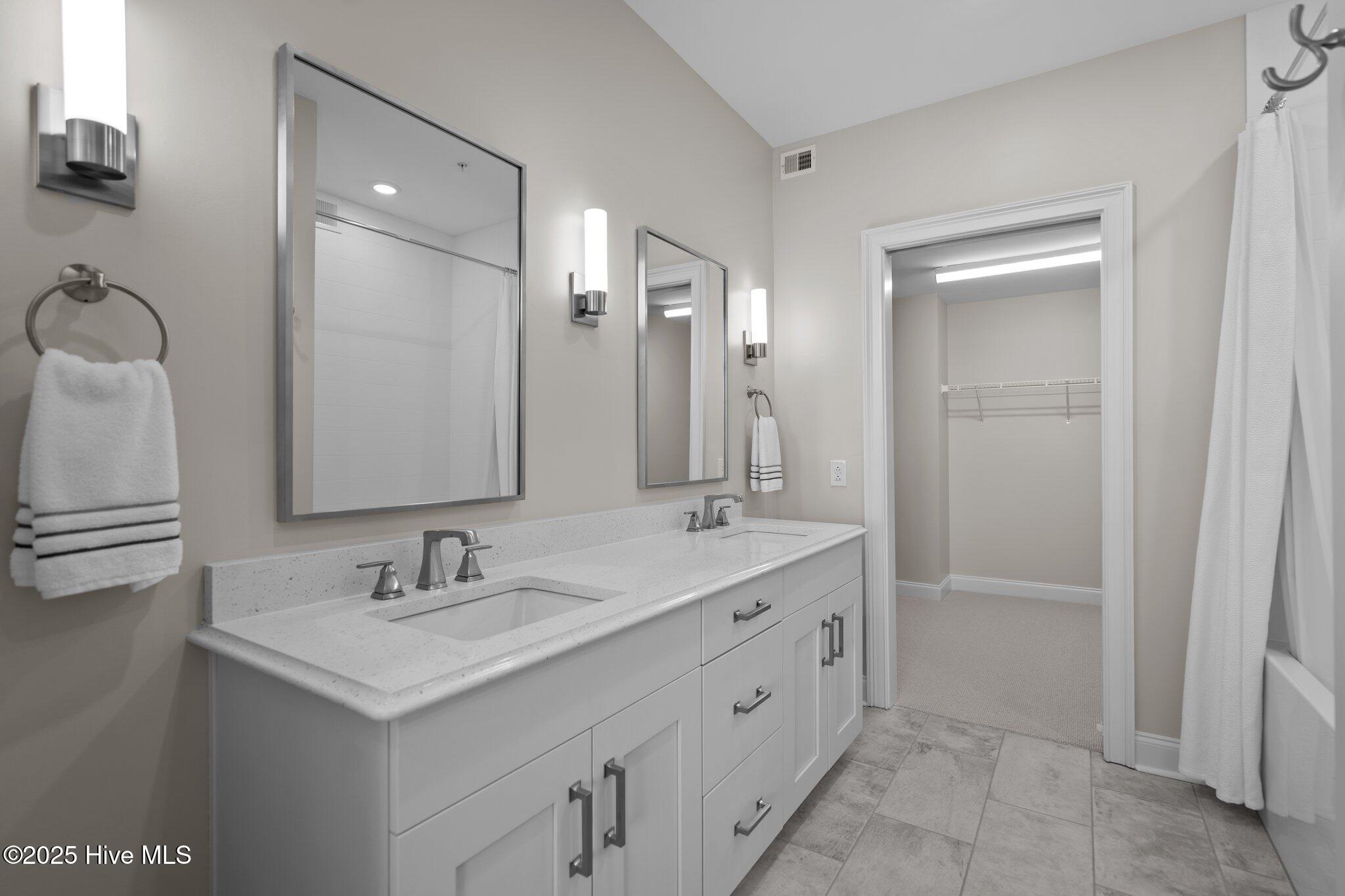 100529175 | Photo 21