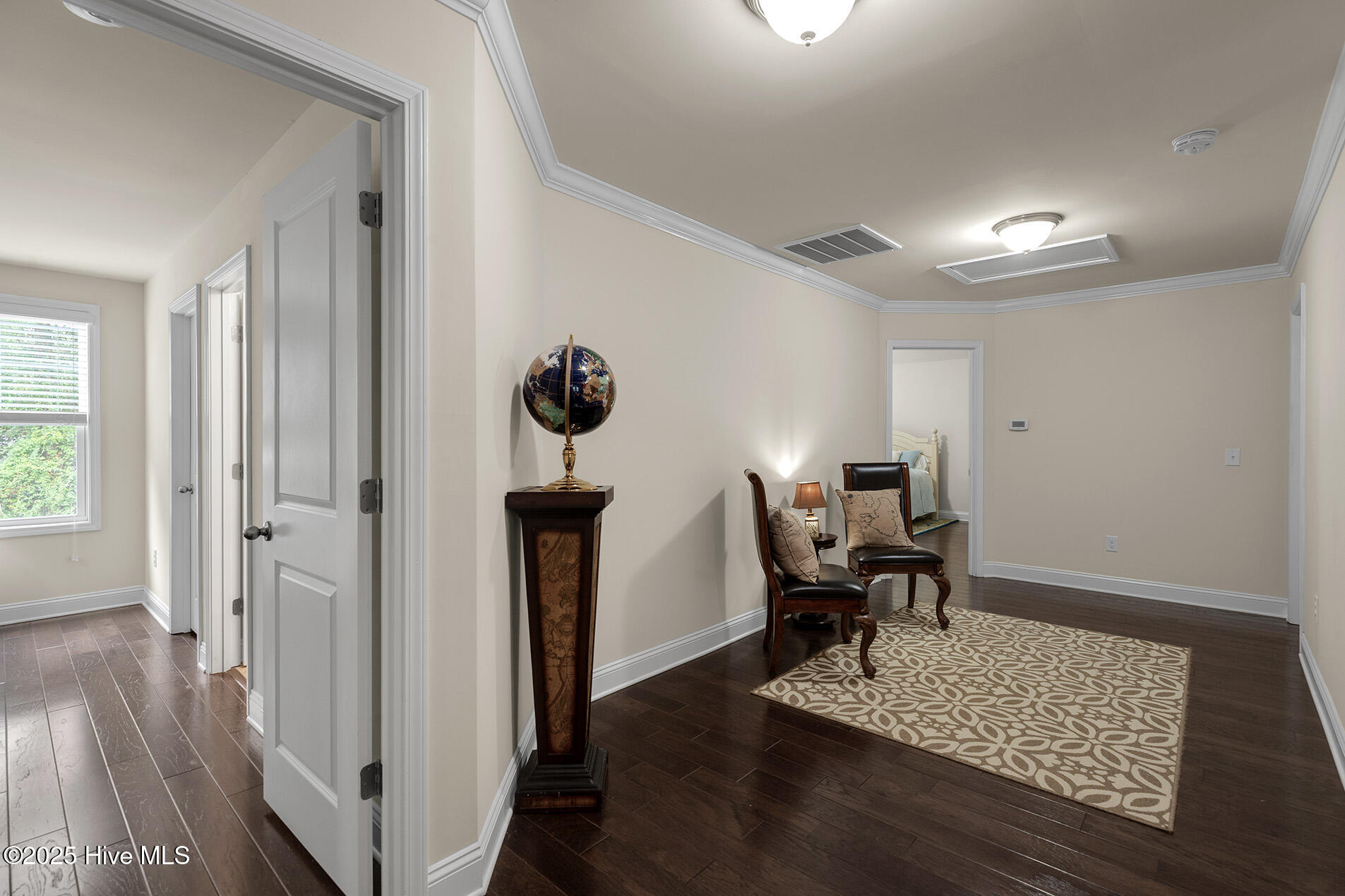 100531047 | Photo 33