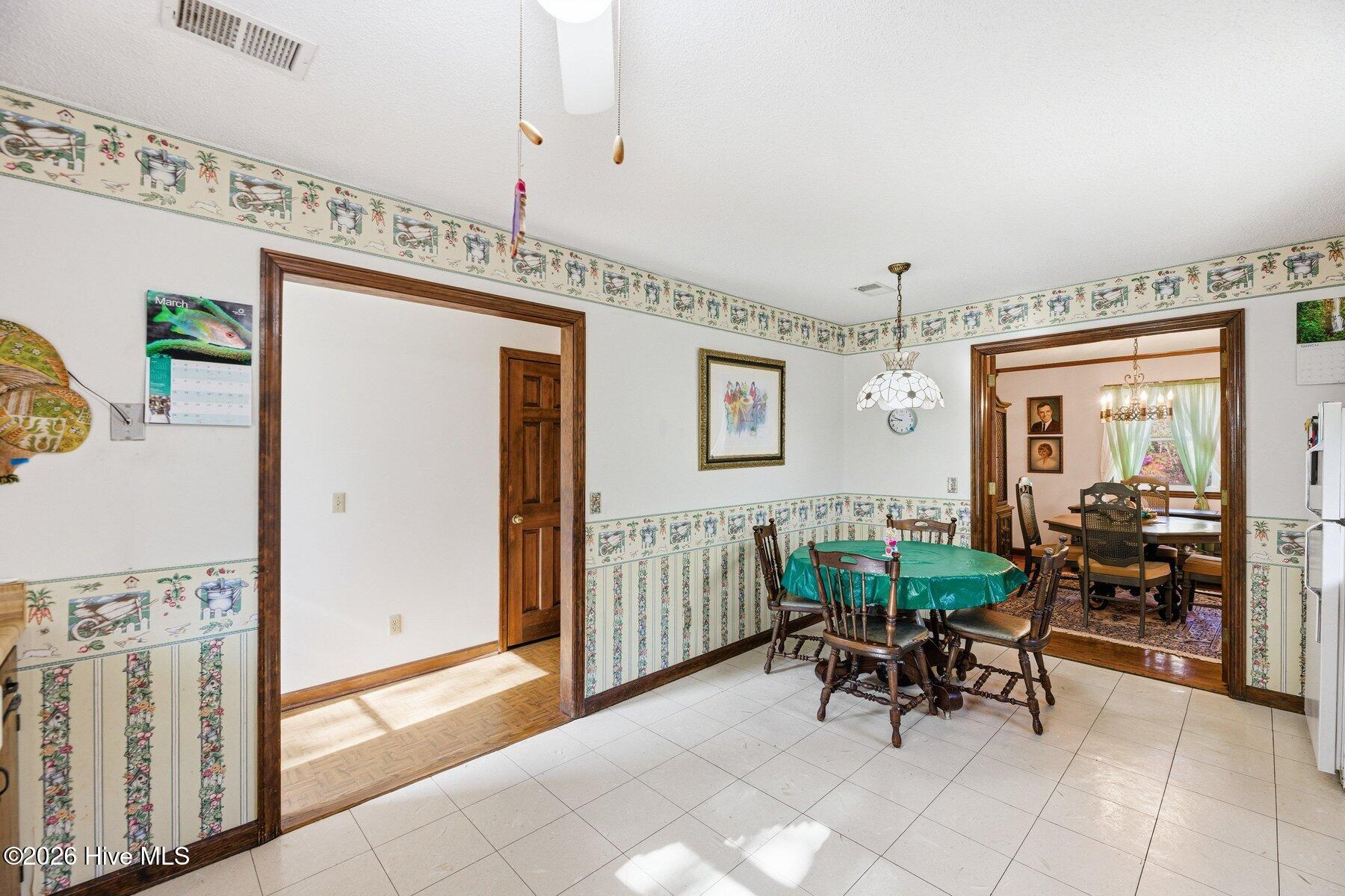 100564189 | Photo 27