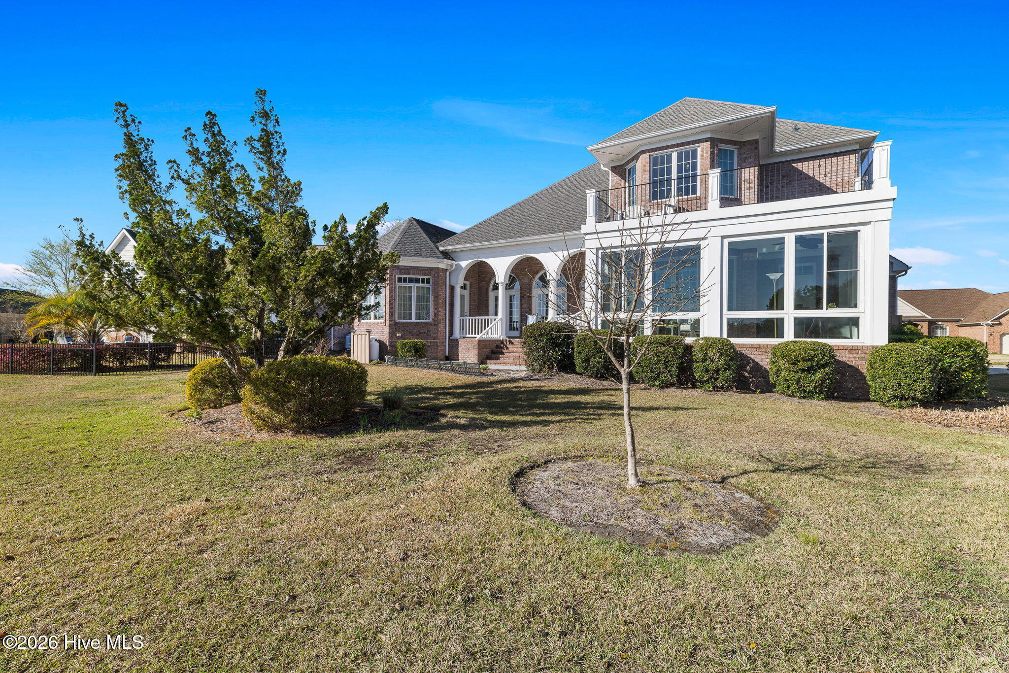 100560787 | Photo 53