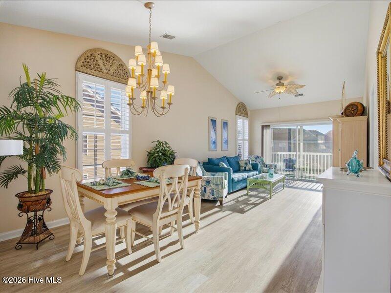 100553416 | Photo 14