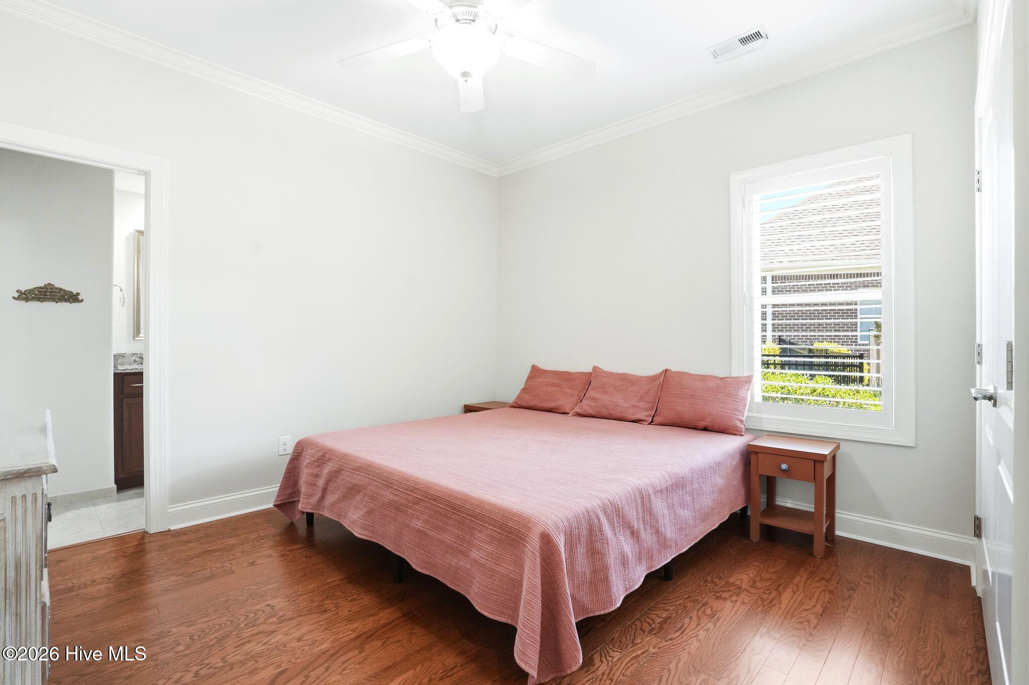 100565235 | Photo 48