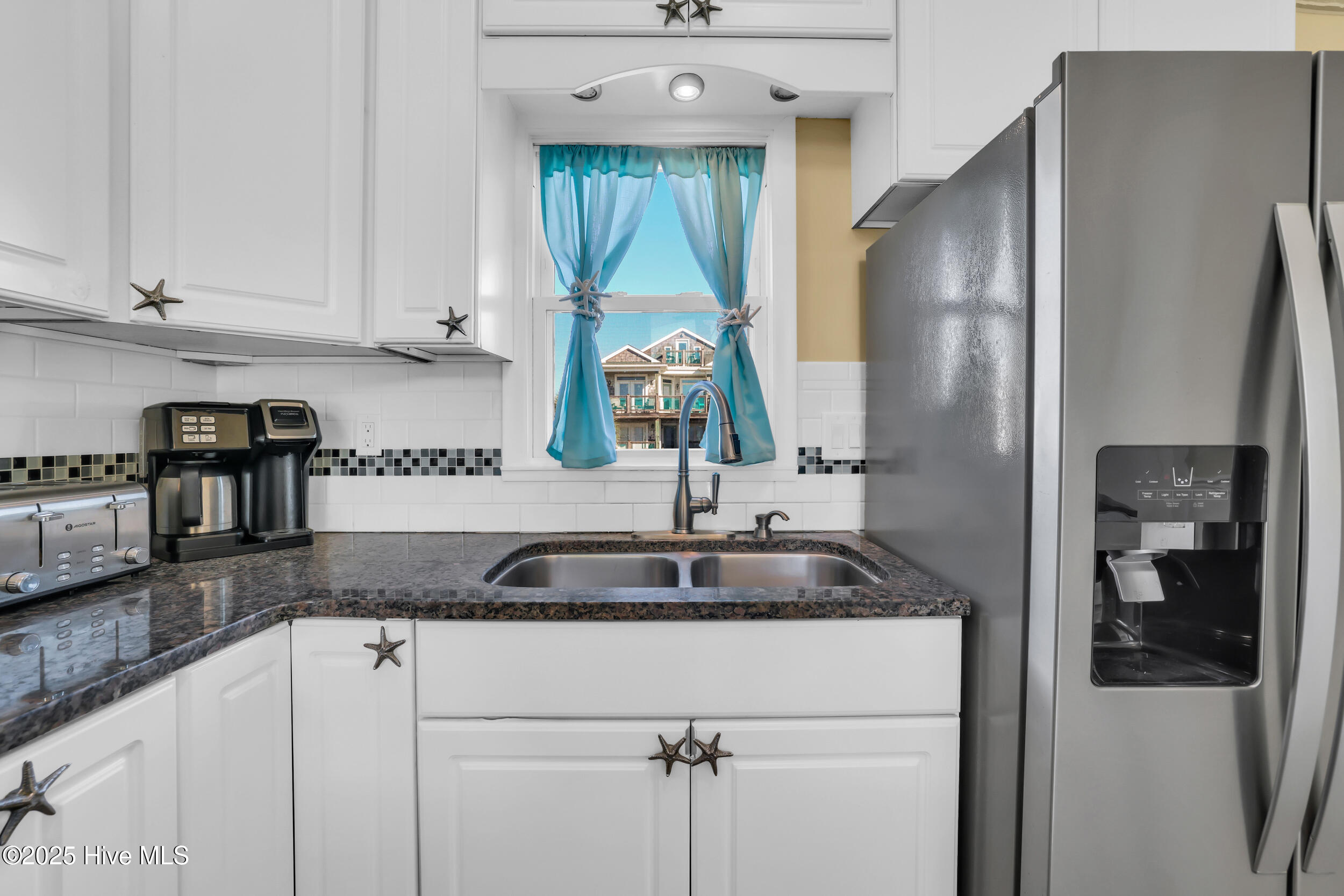 100536286 | Photo 11