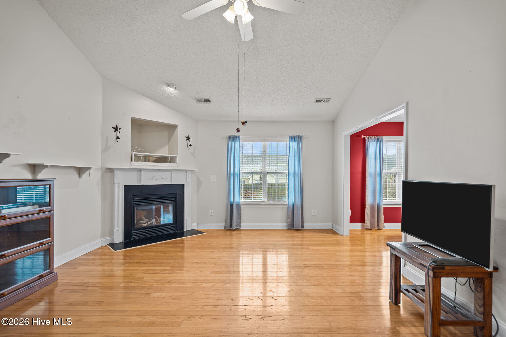 100552378 | Photo 19