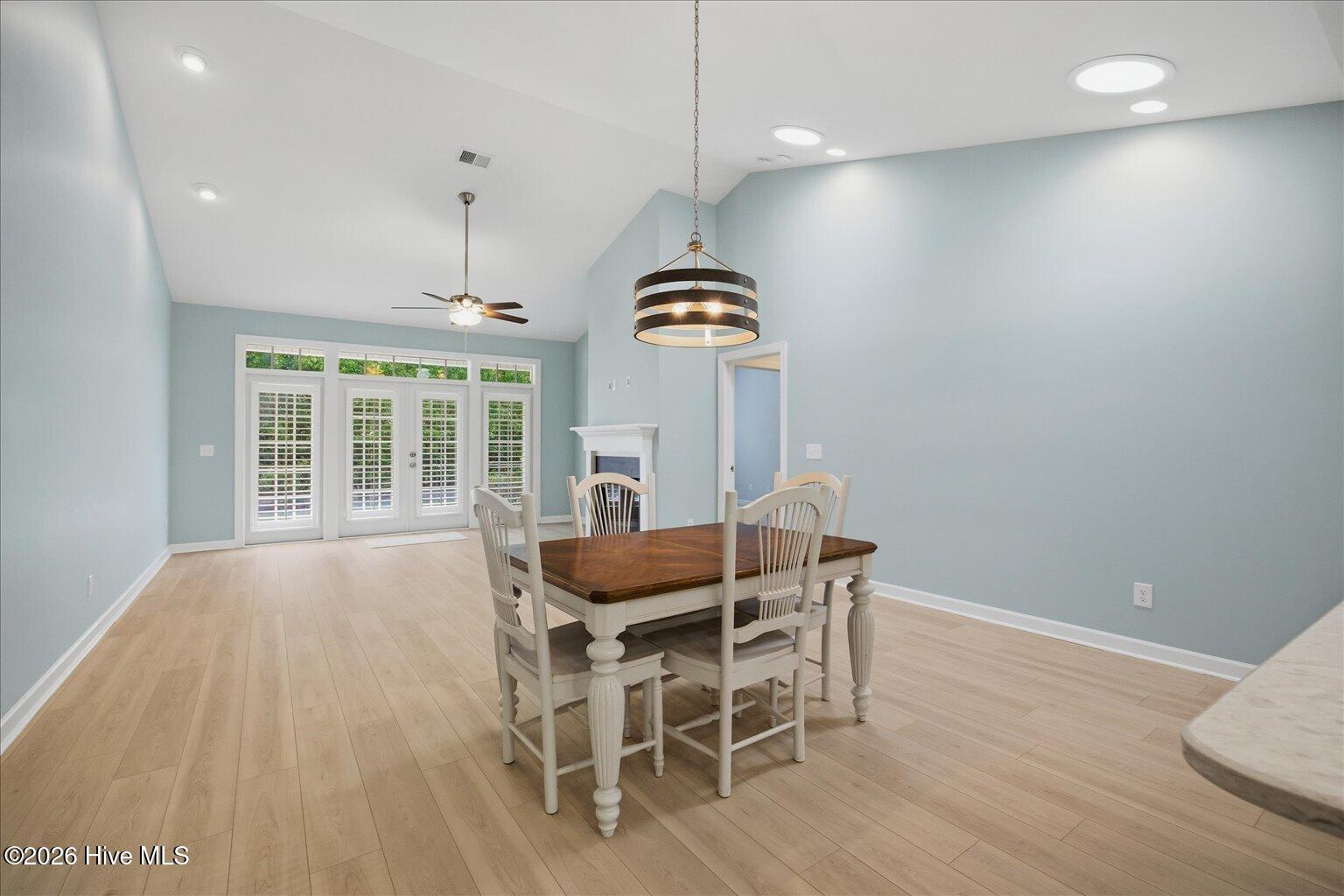 100568811 | Photo 14