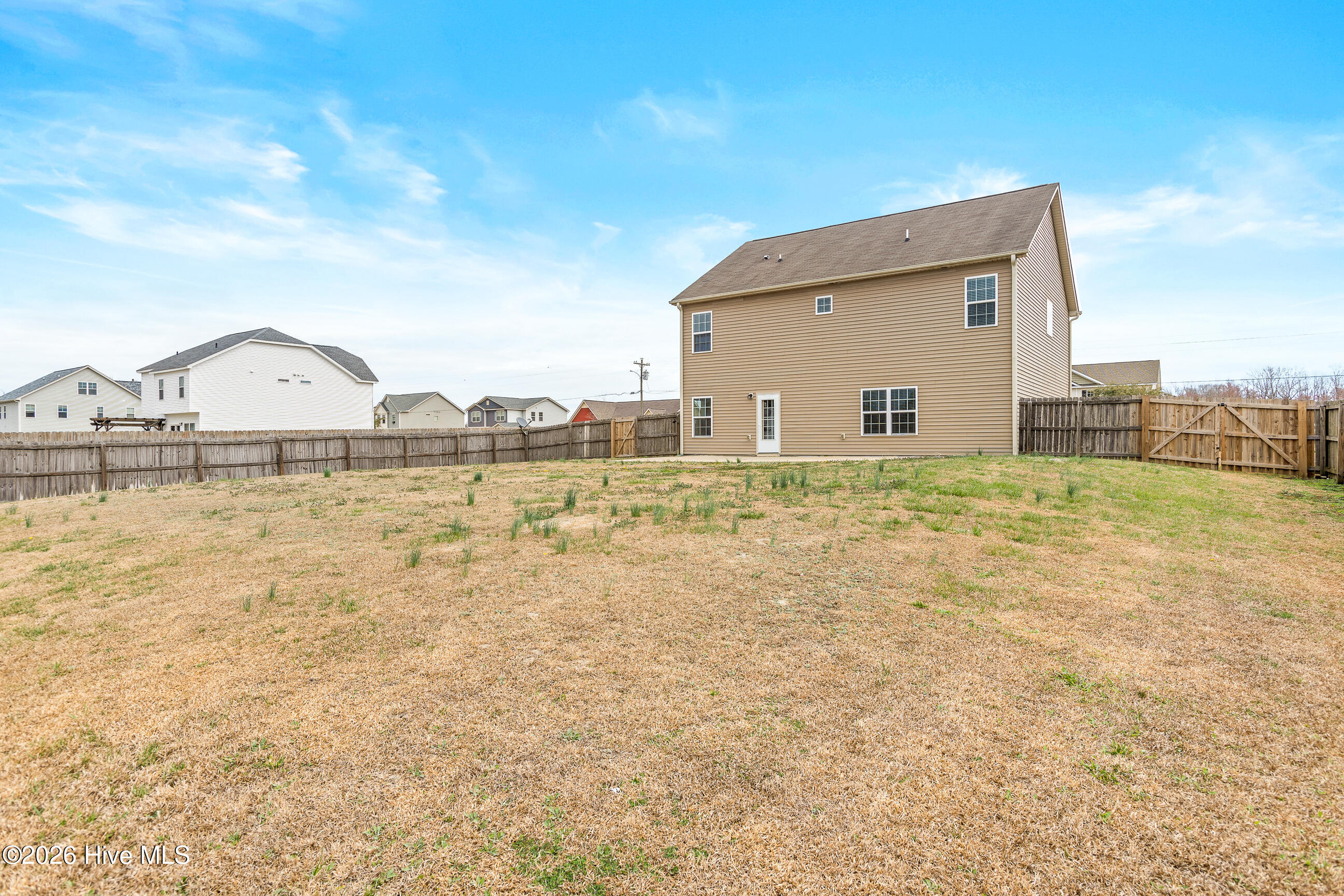 100557229 | Photo 33