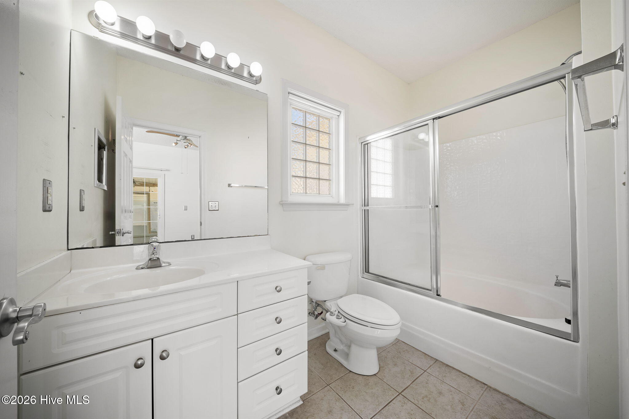 100556547 | Photo 28