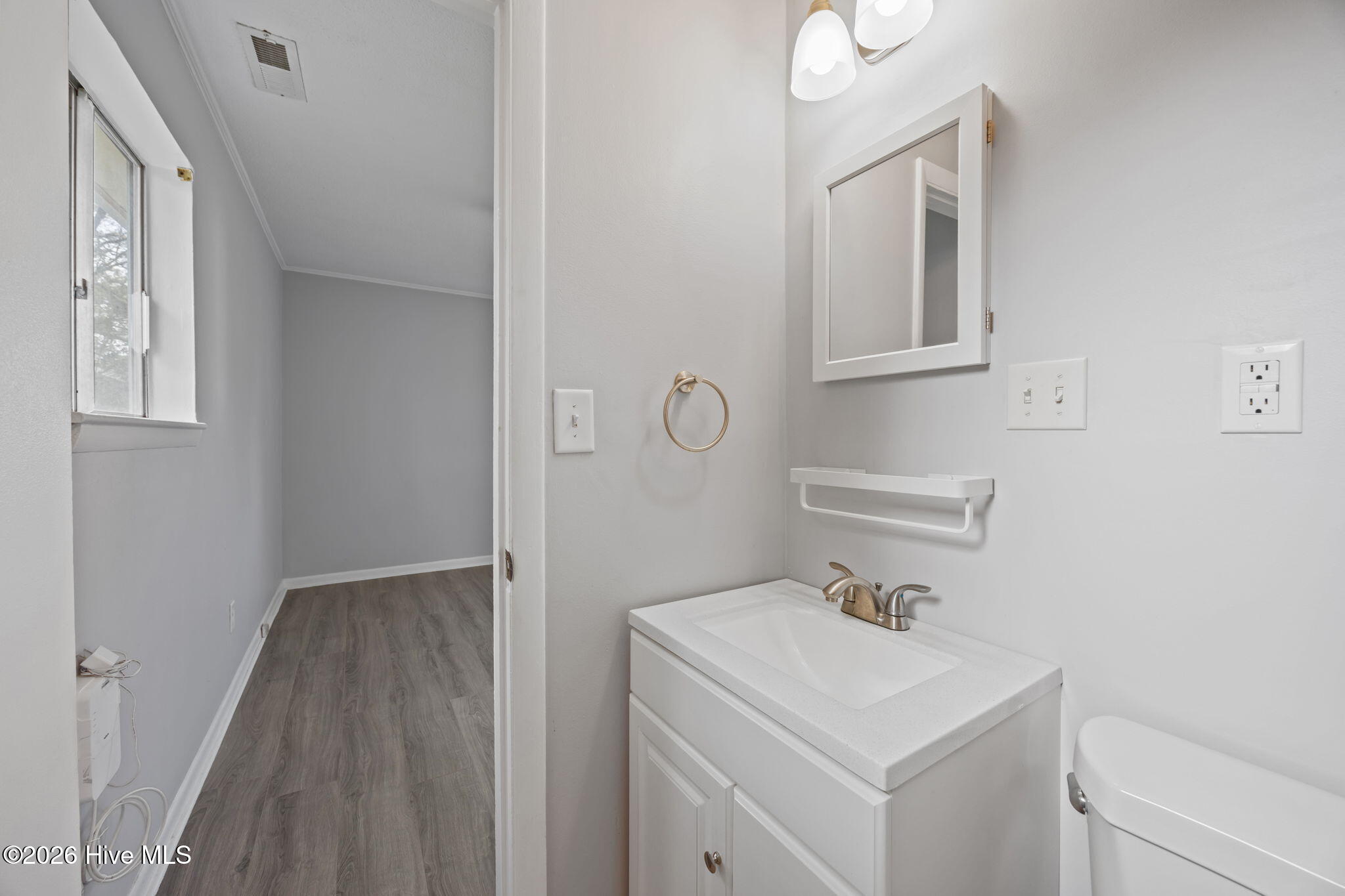 100559433 | Photo 13