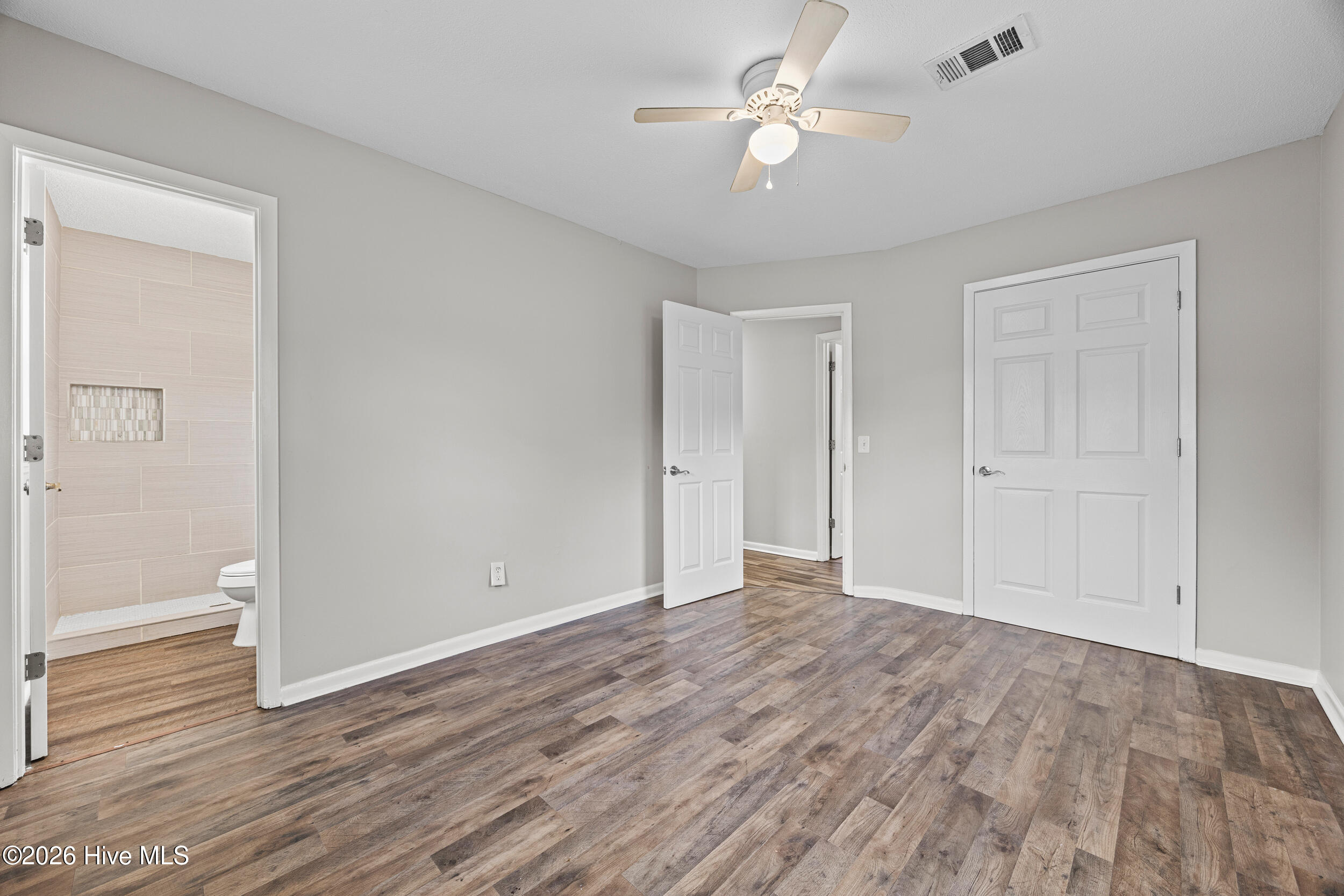 100540773 | Photo 28