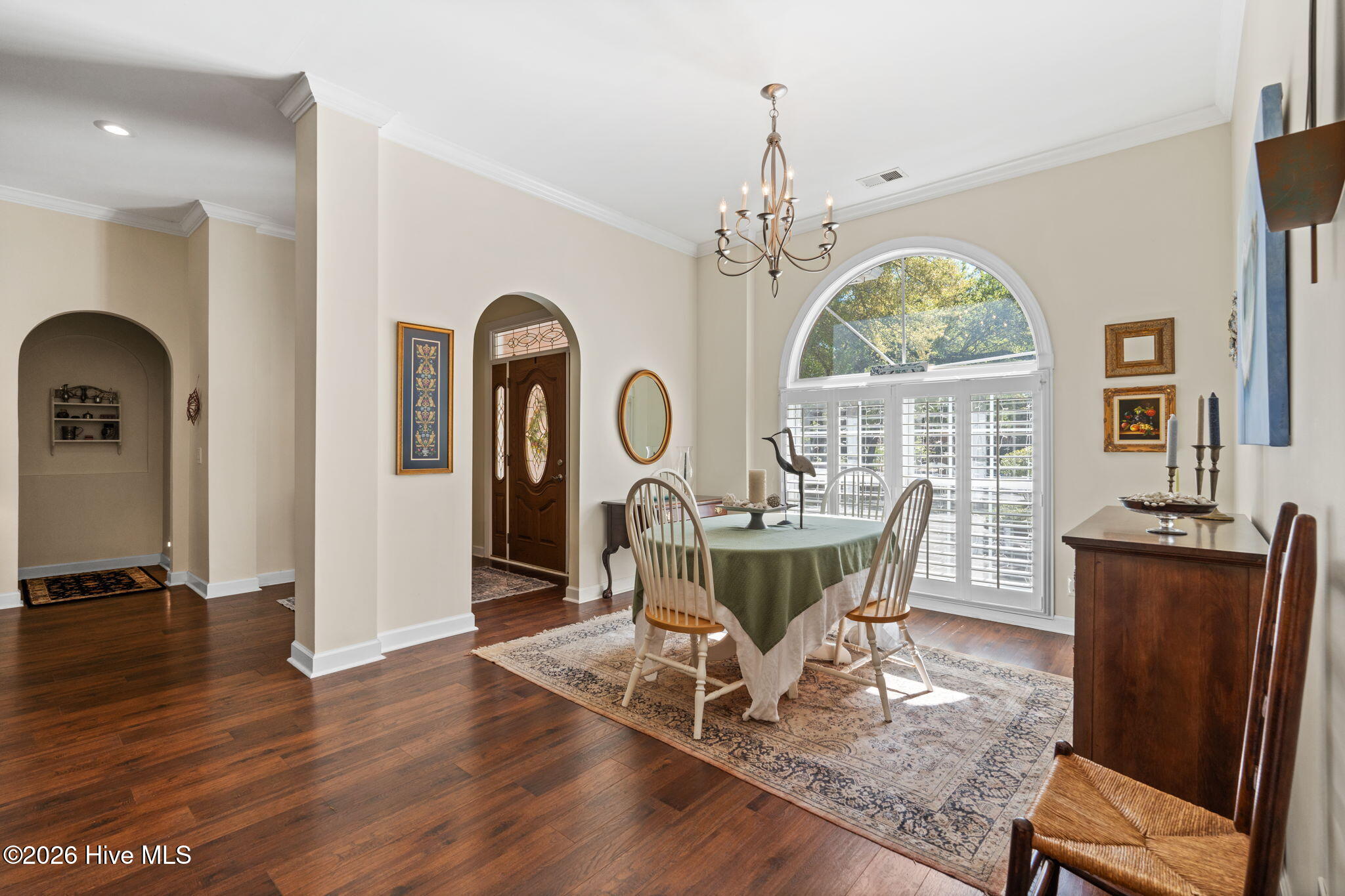 100567853 | Photo 14