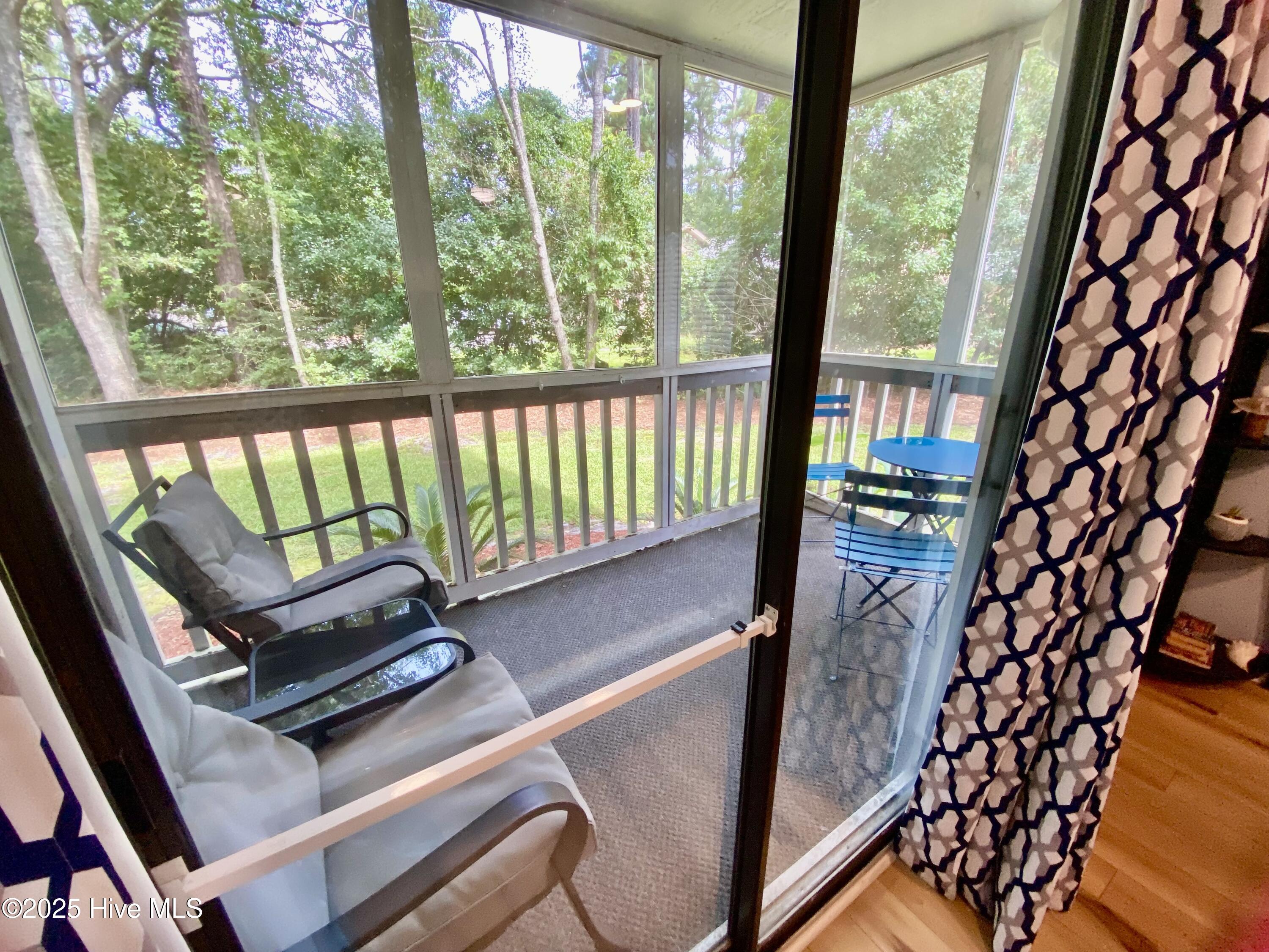 100527241 | Photo 41