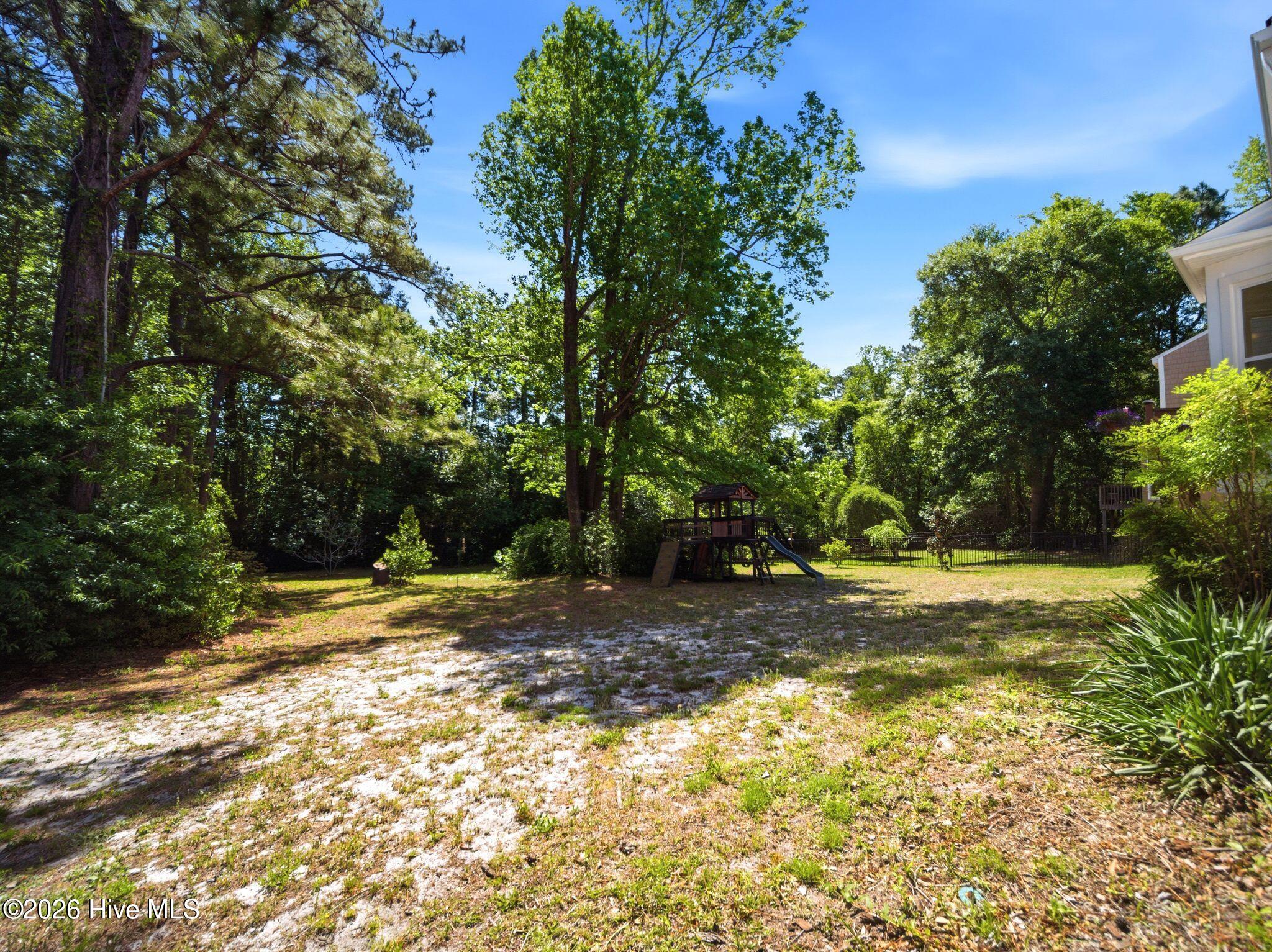 100568966 | Photo 60