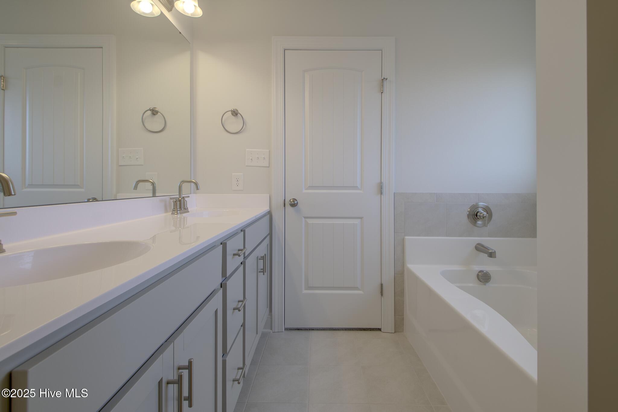 100512966 | Photo 17