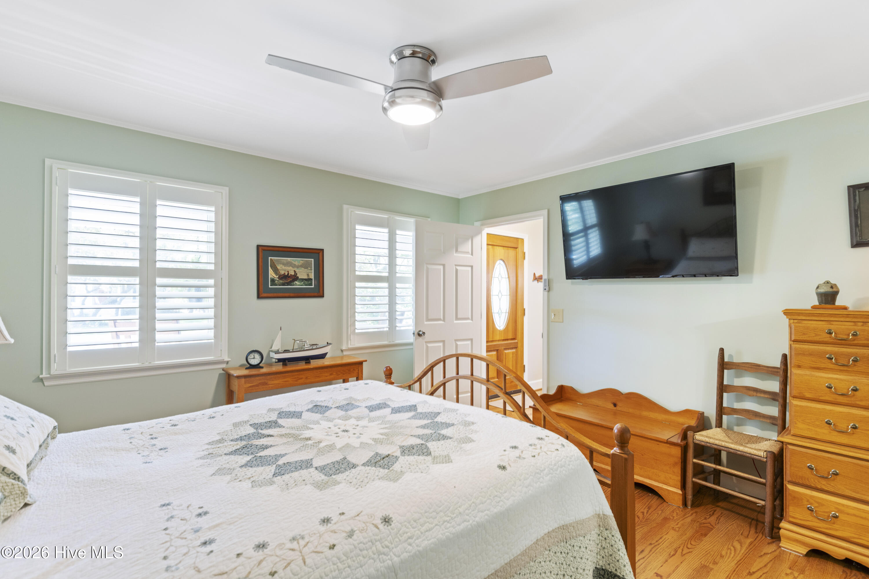 100569579 | Photo 51