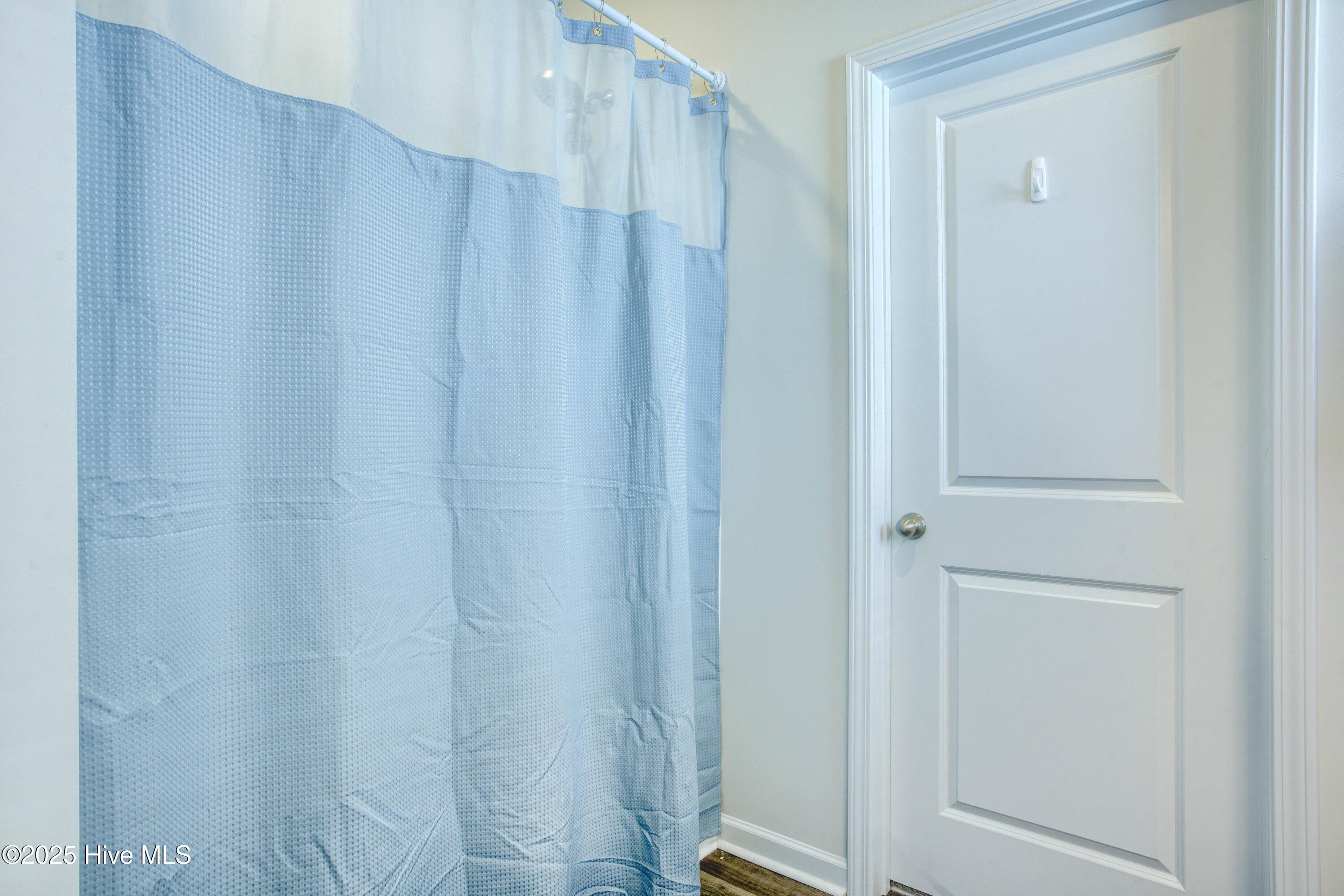 100529140 | Photo 22