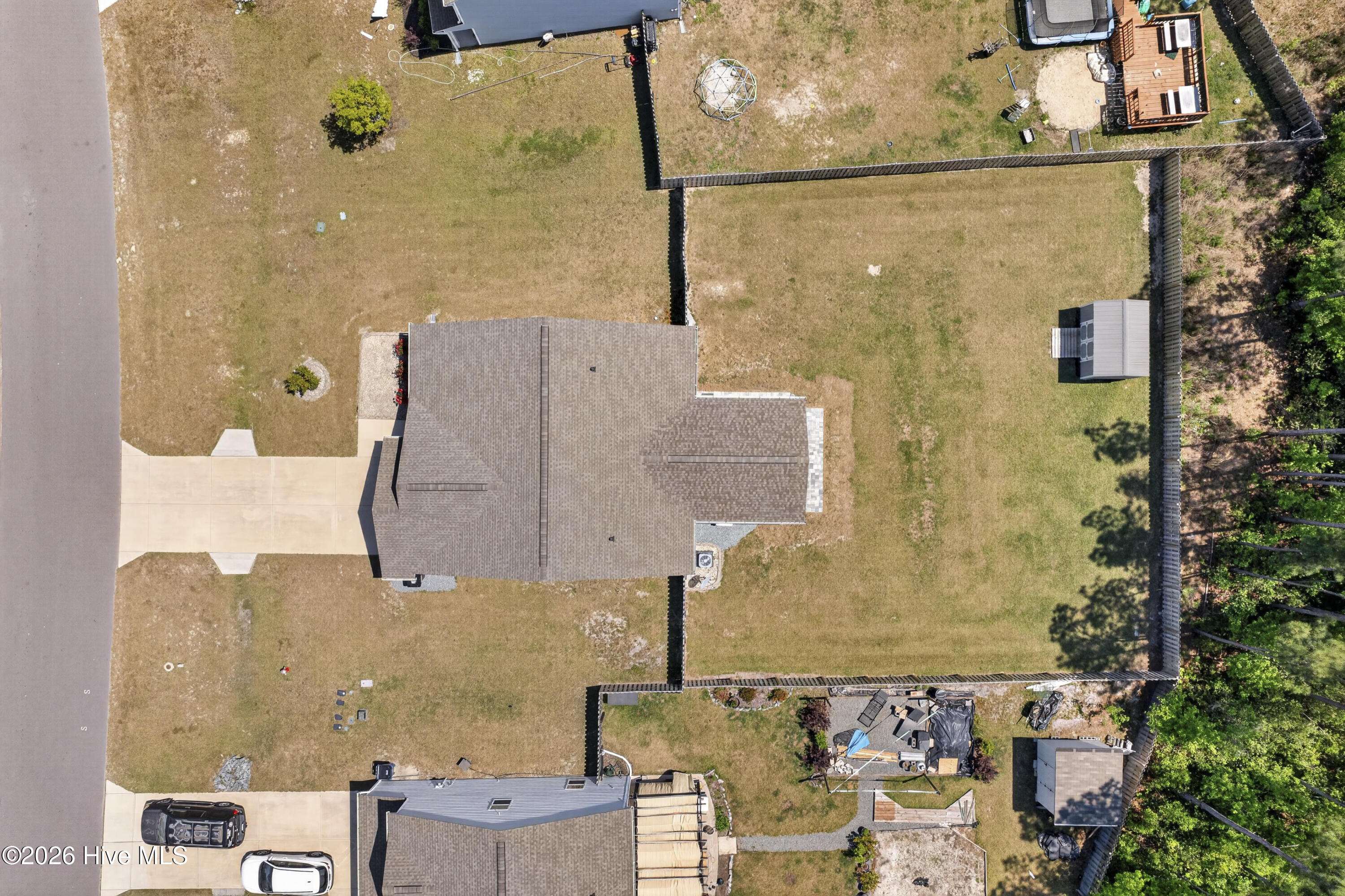 100570076 | Photo 38