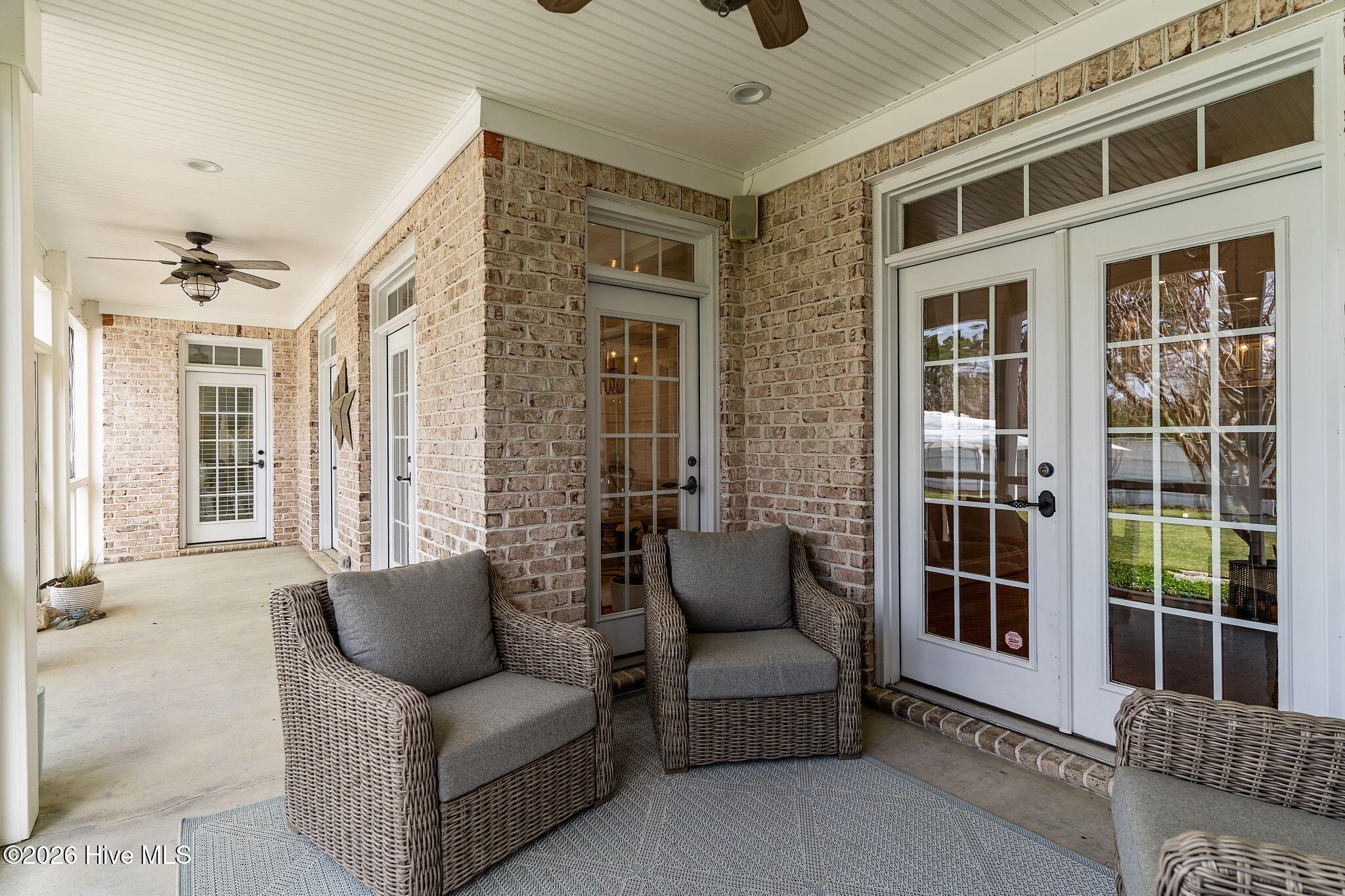 100561575 | Photo 64