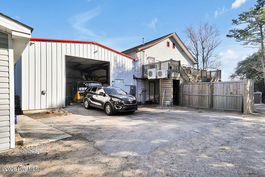 100553485 | Photo 30