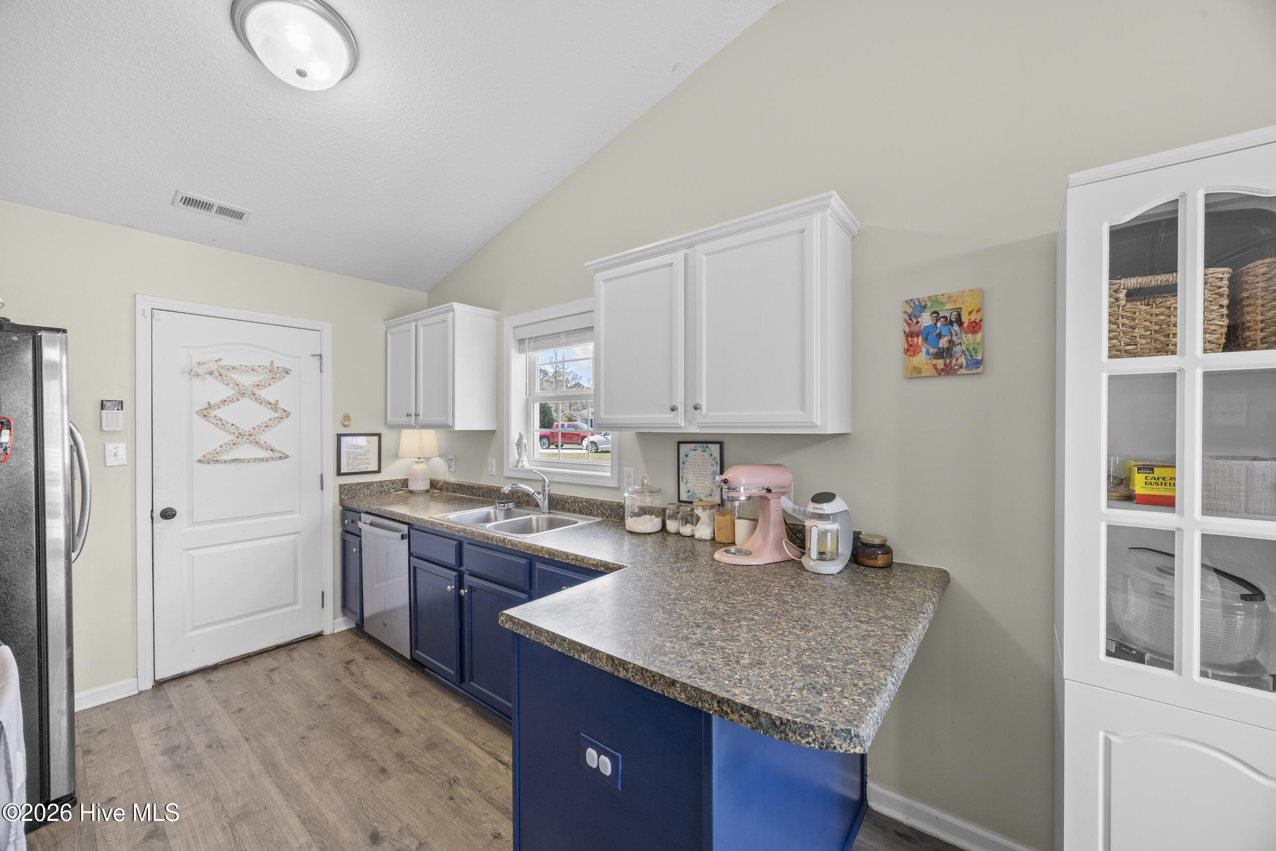 100560152 | Photo 29