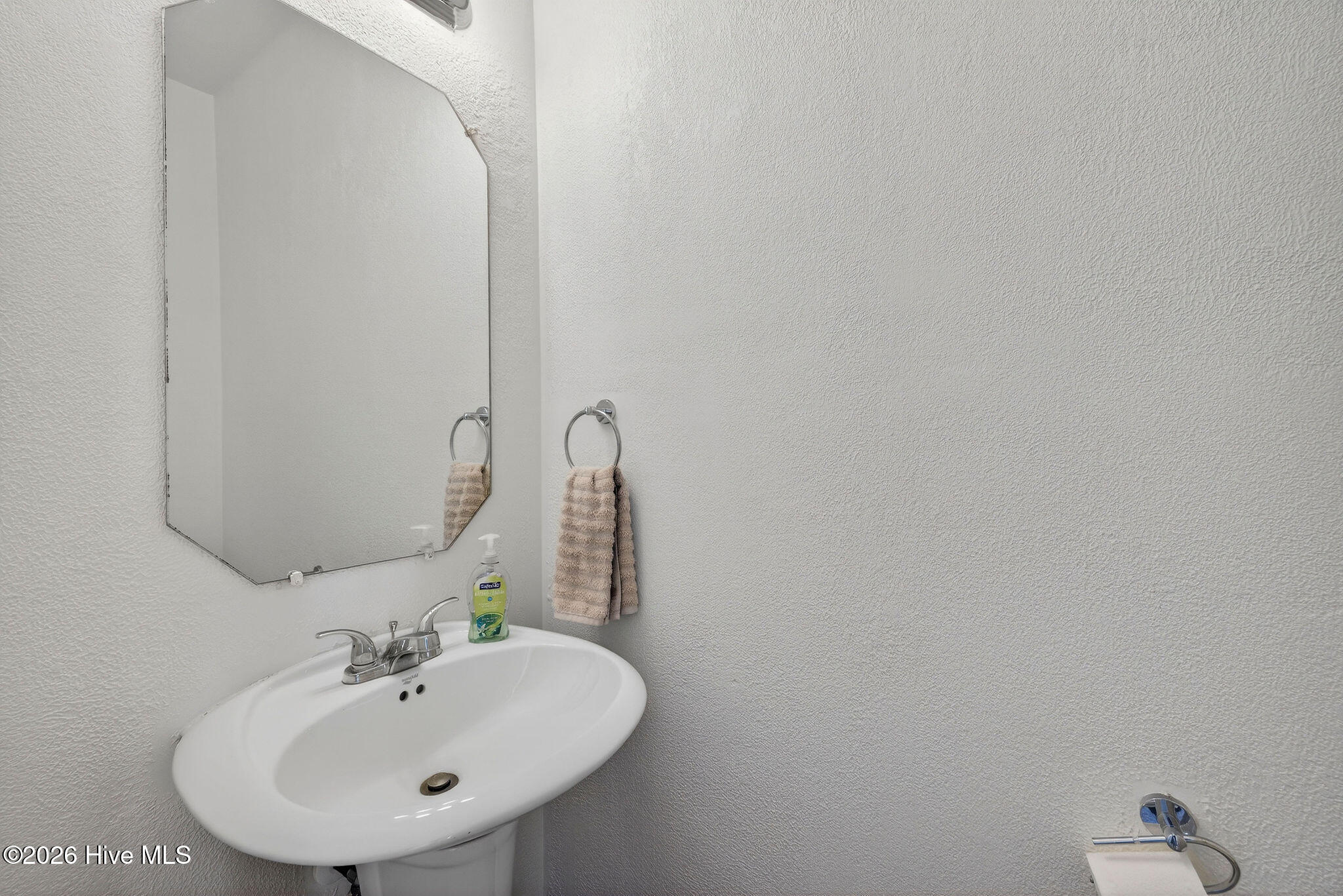 100563693 | Photo 27