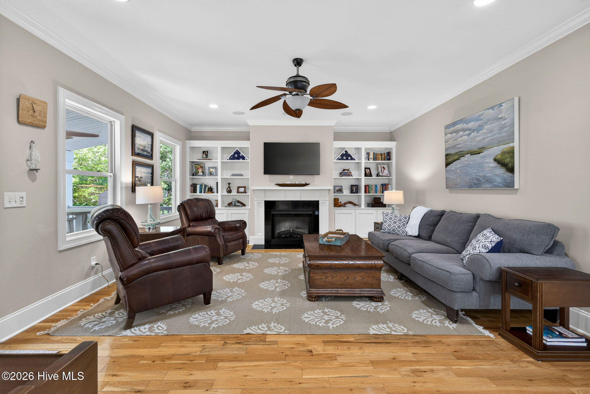 100570117 | Photo 10