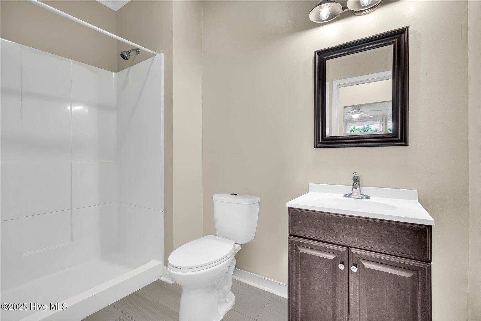 100546999 | Photo 11