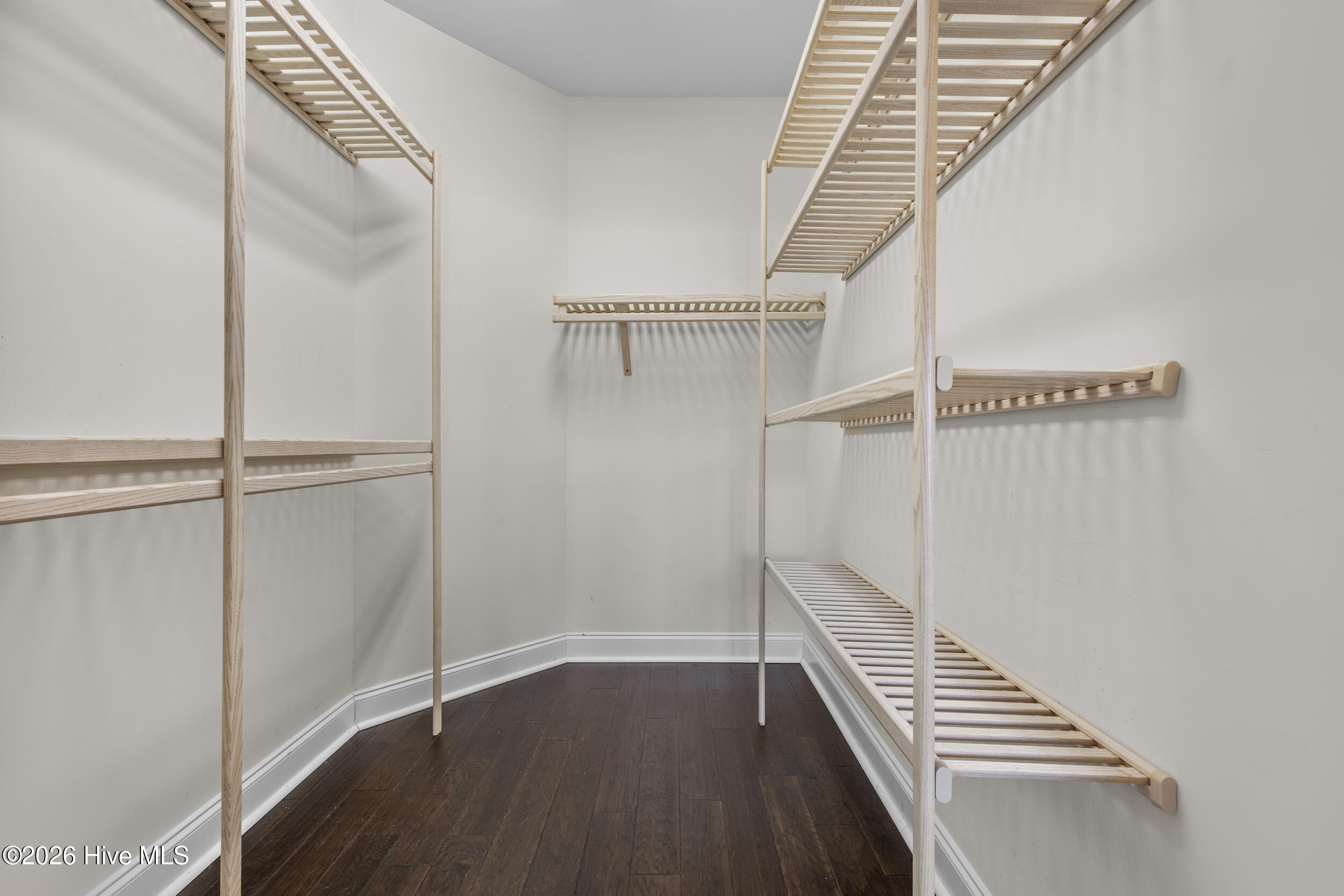 100552325 | Photo 26