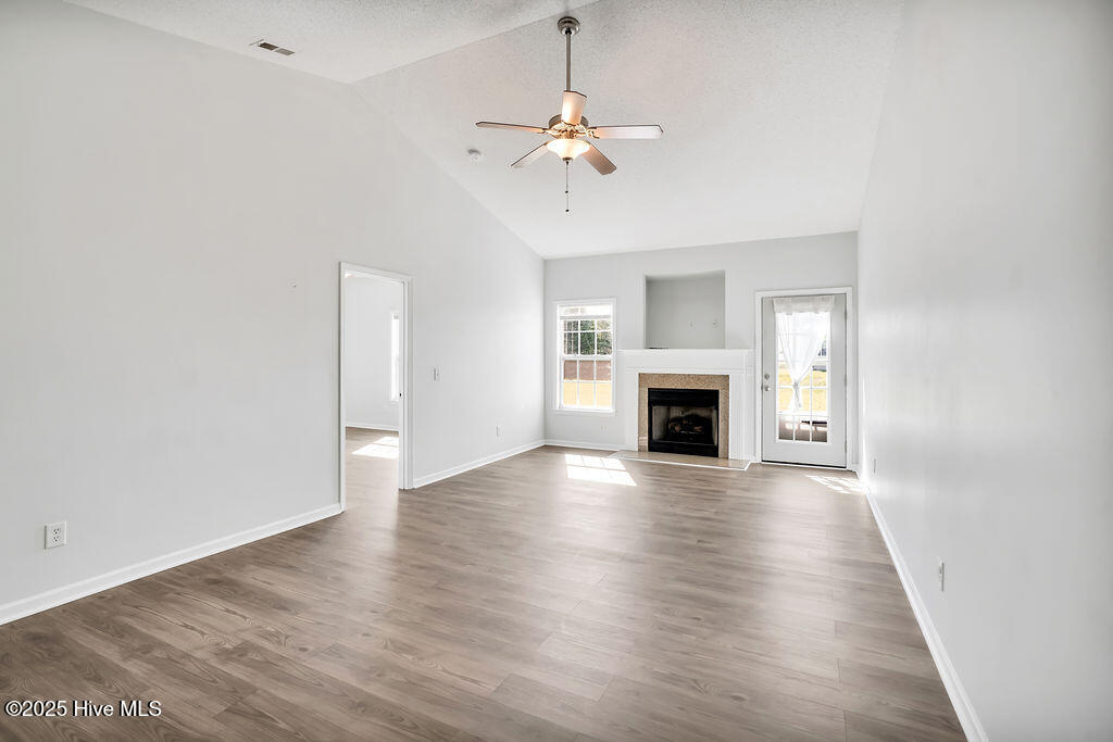 100534867 | Photo 13