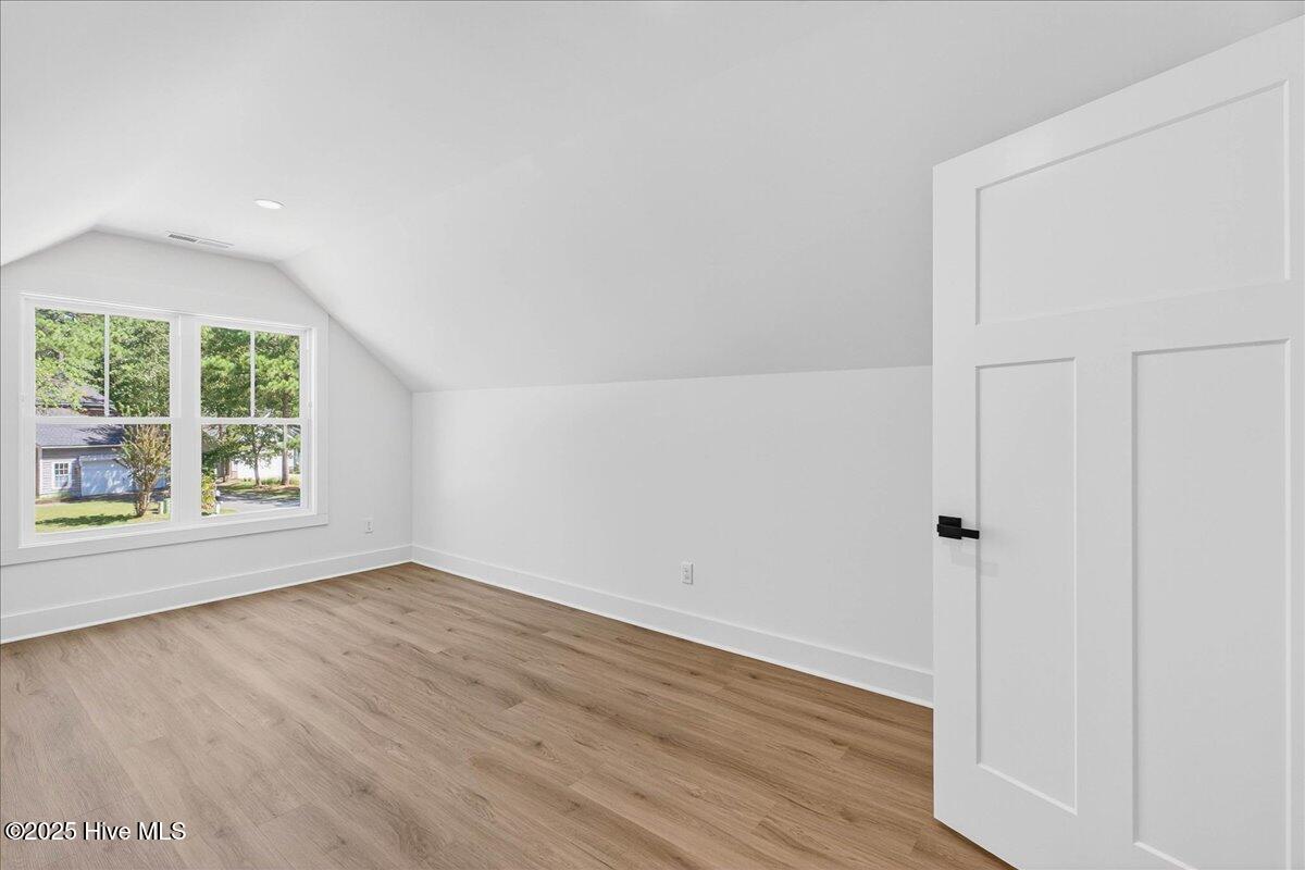 100489507 | Photo 41