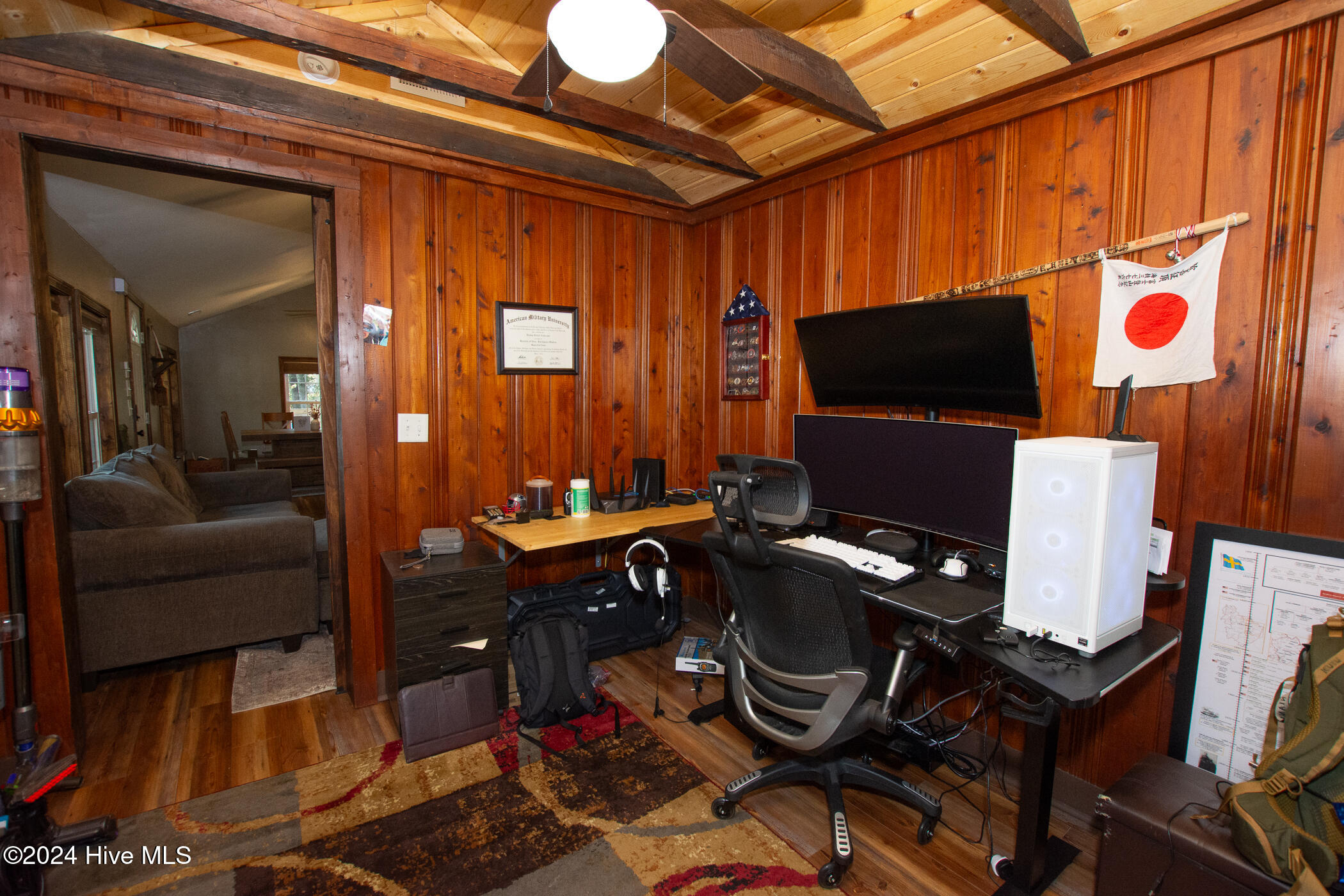 100552342 | Photo 13