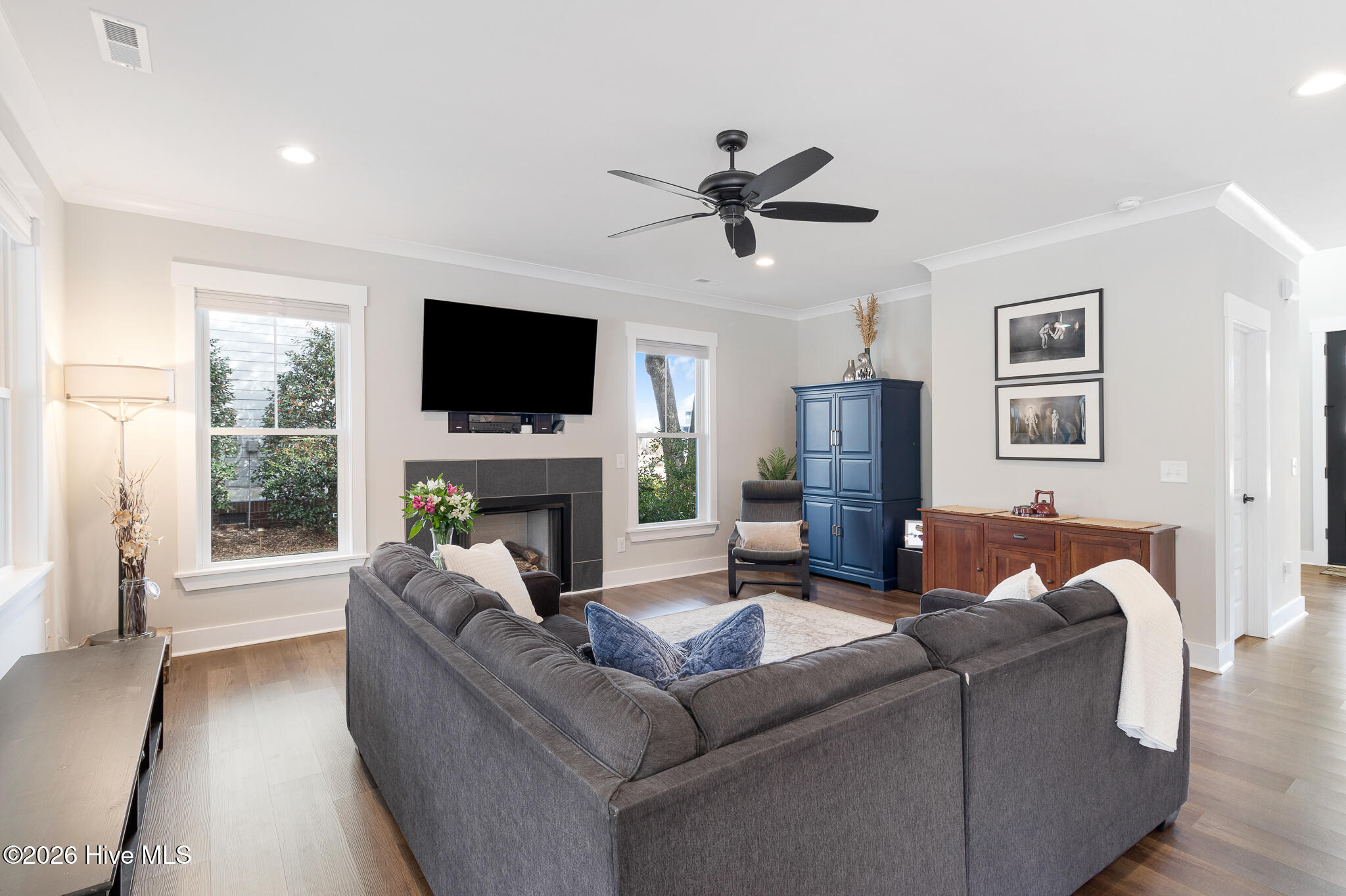 100556315 | Photo 13