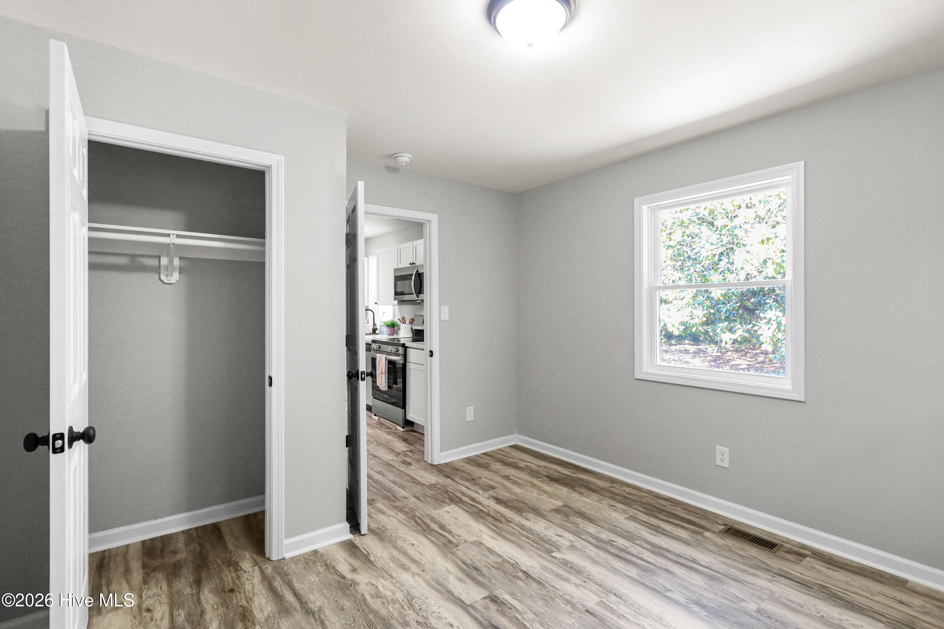 100569517 | Photo 19