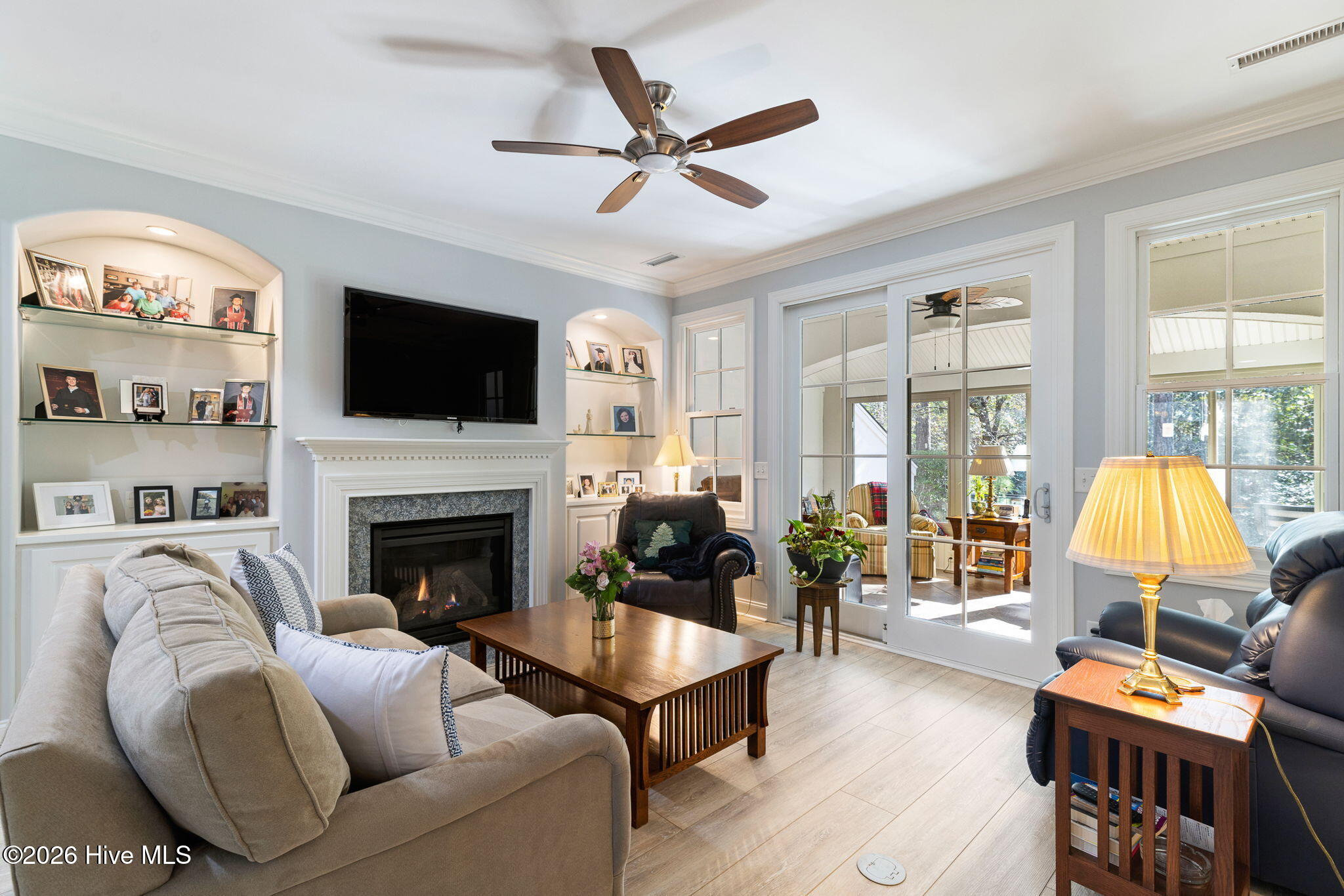 100551308 | Photo 15