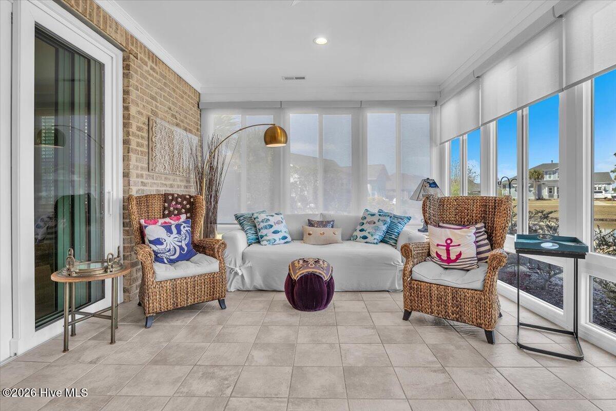 100562728 | Photo 36