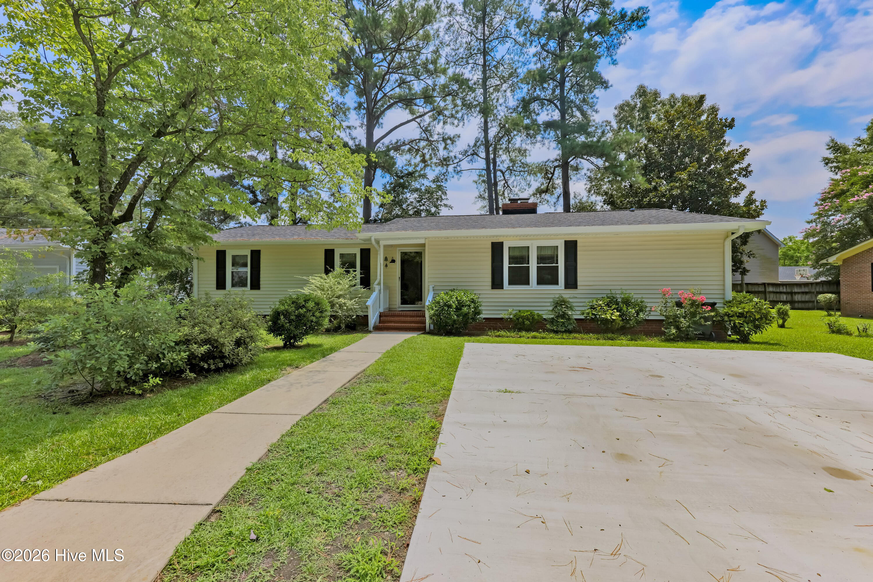 Exterior photo of 614 Forest Lane, Wallace, NC 28466. MLS: 100593057