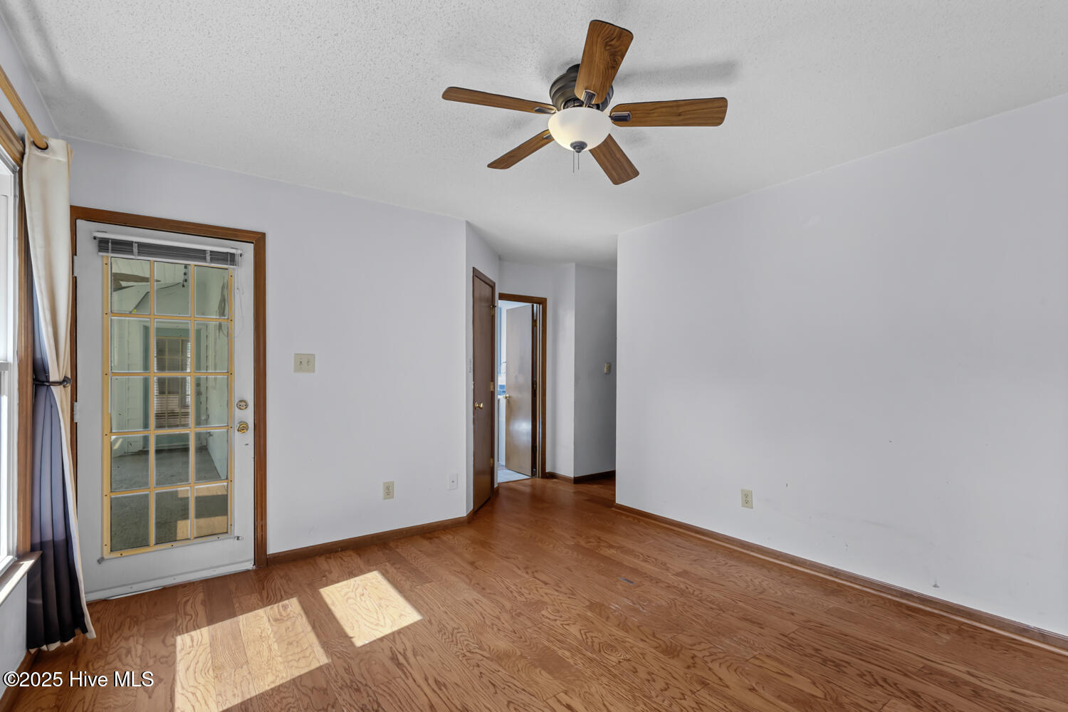 100532865 | Photo 19