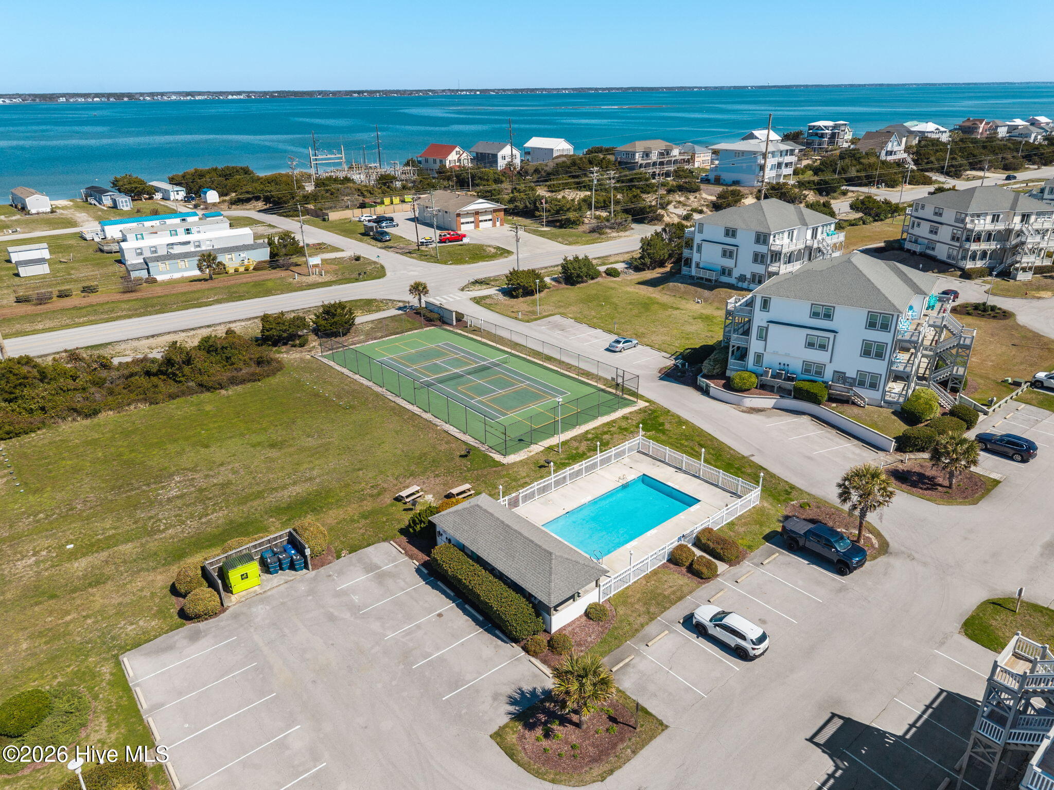 100563620 | Photo 42