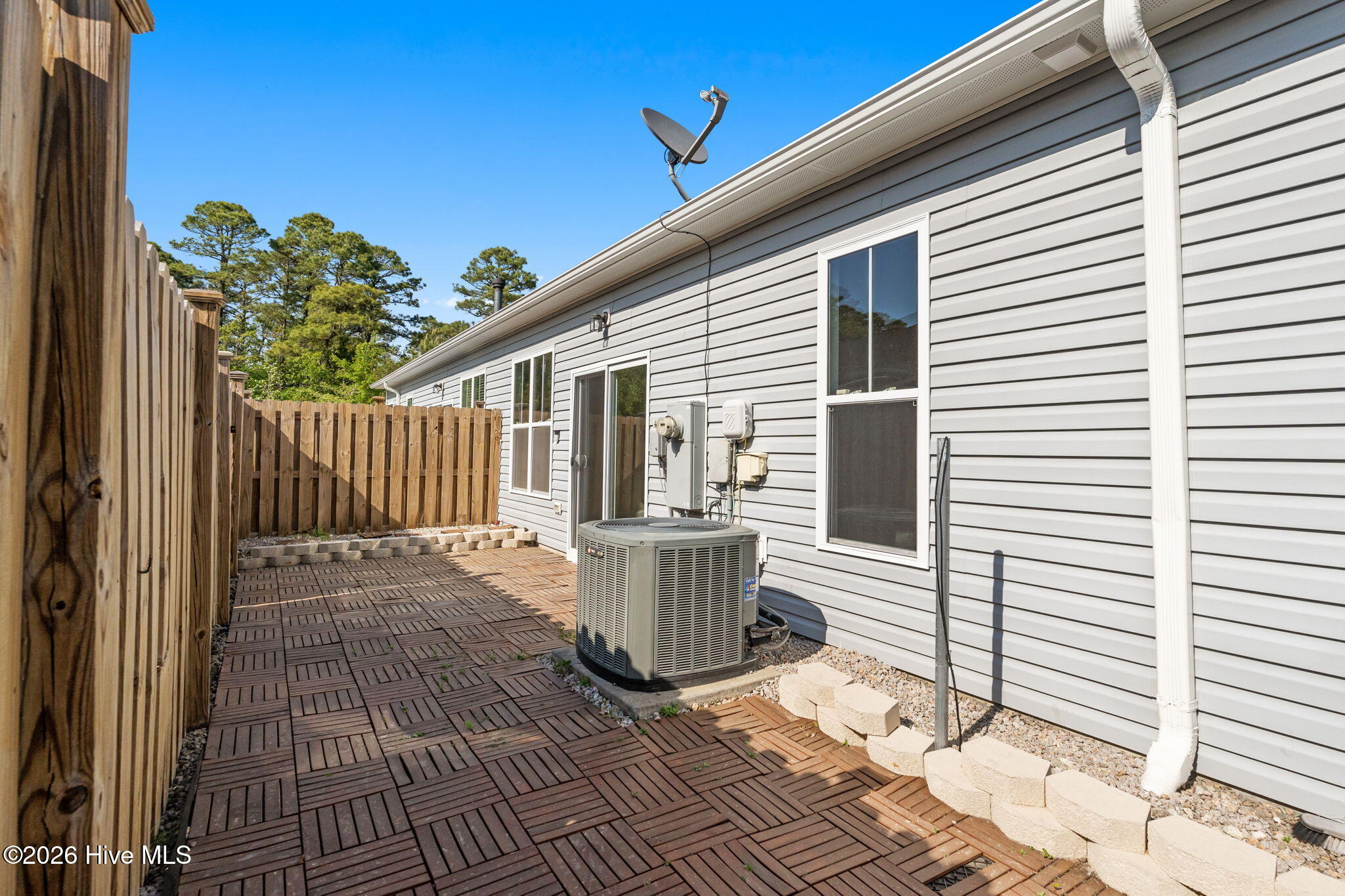 100540133 | Photo 24