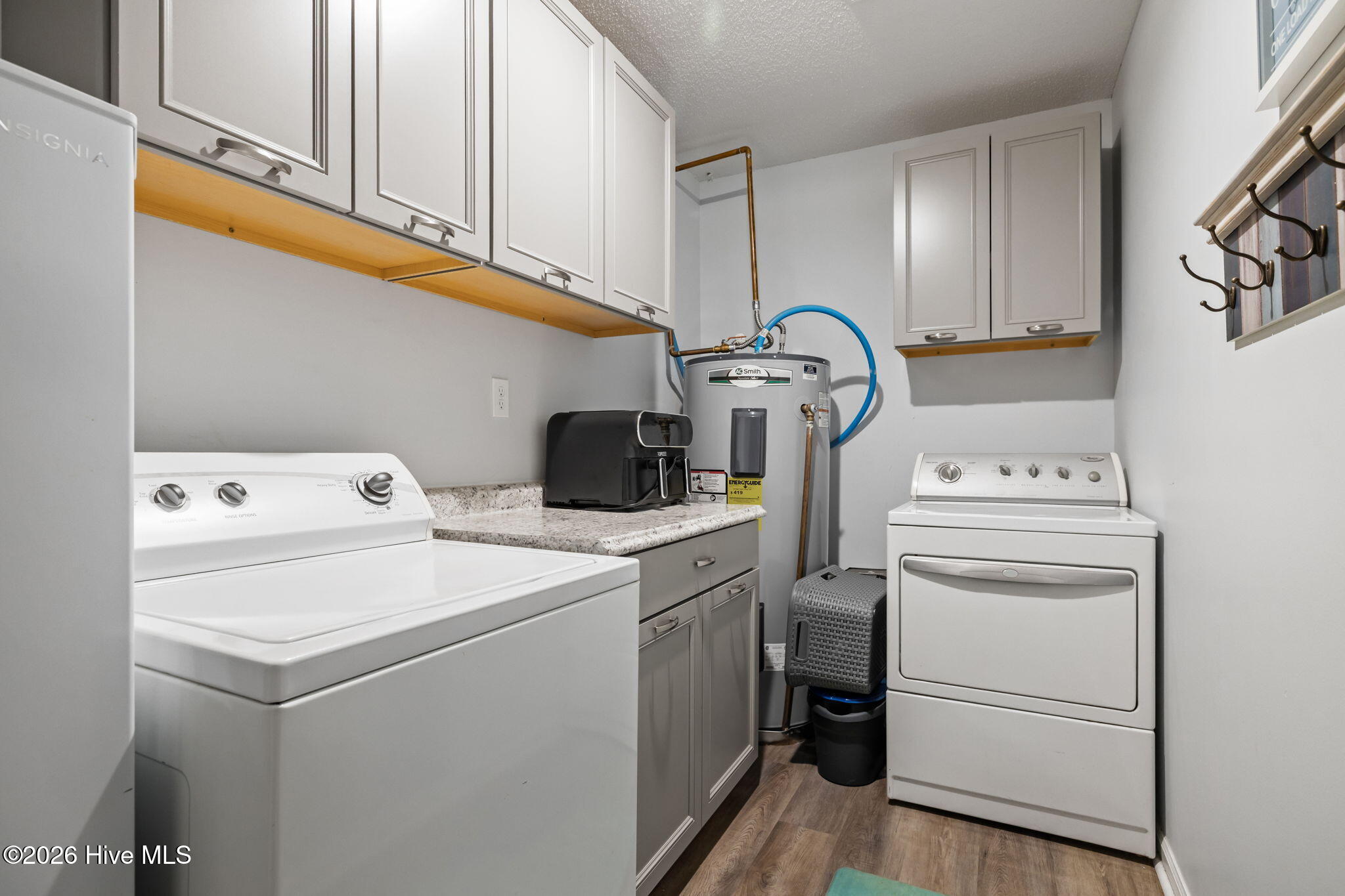 100558947 | Photo 12