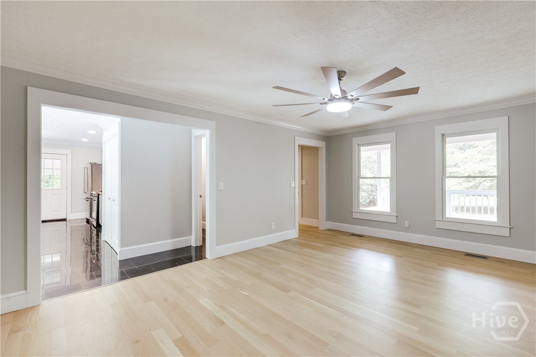 155 Hunters Pointe Drive