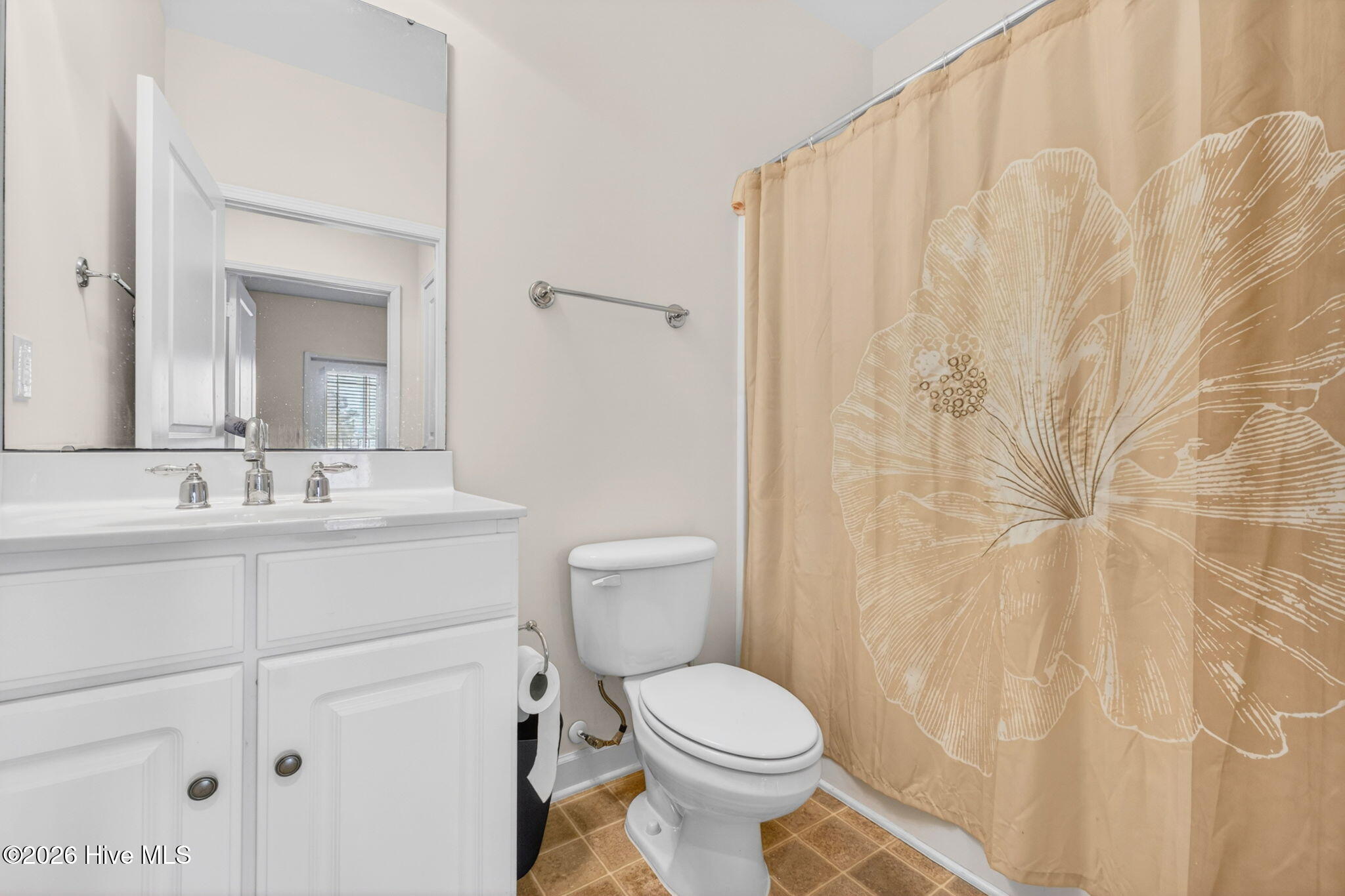 100568431 | Photo 24