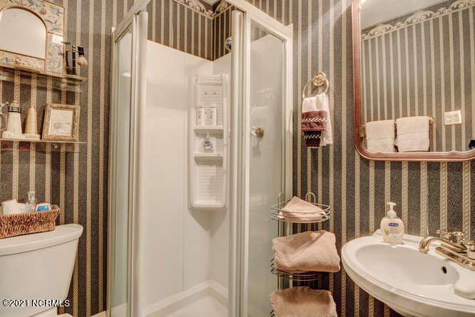 100316615 | Photo 43