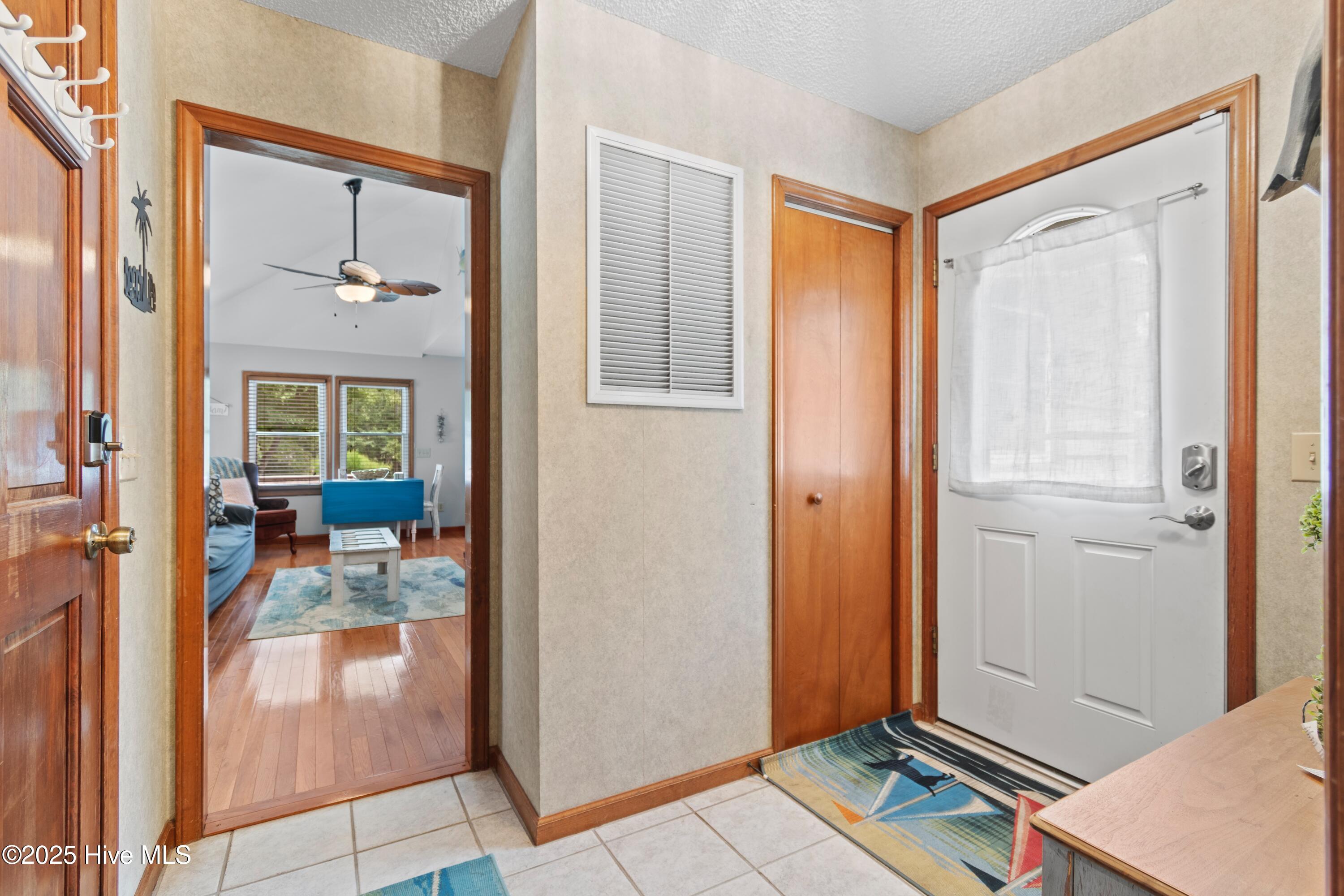 100530130 | Photo 13