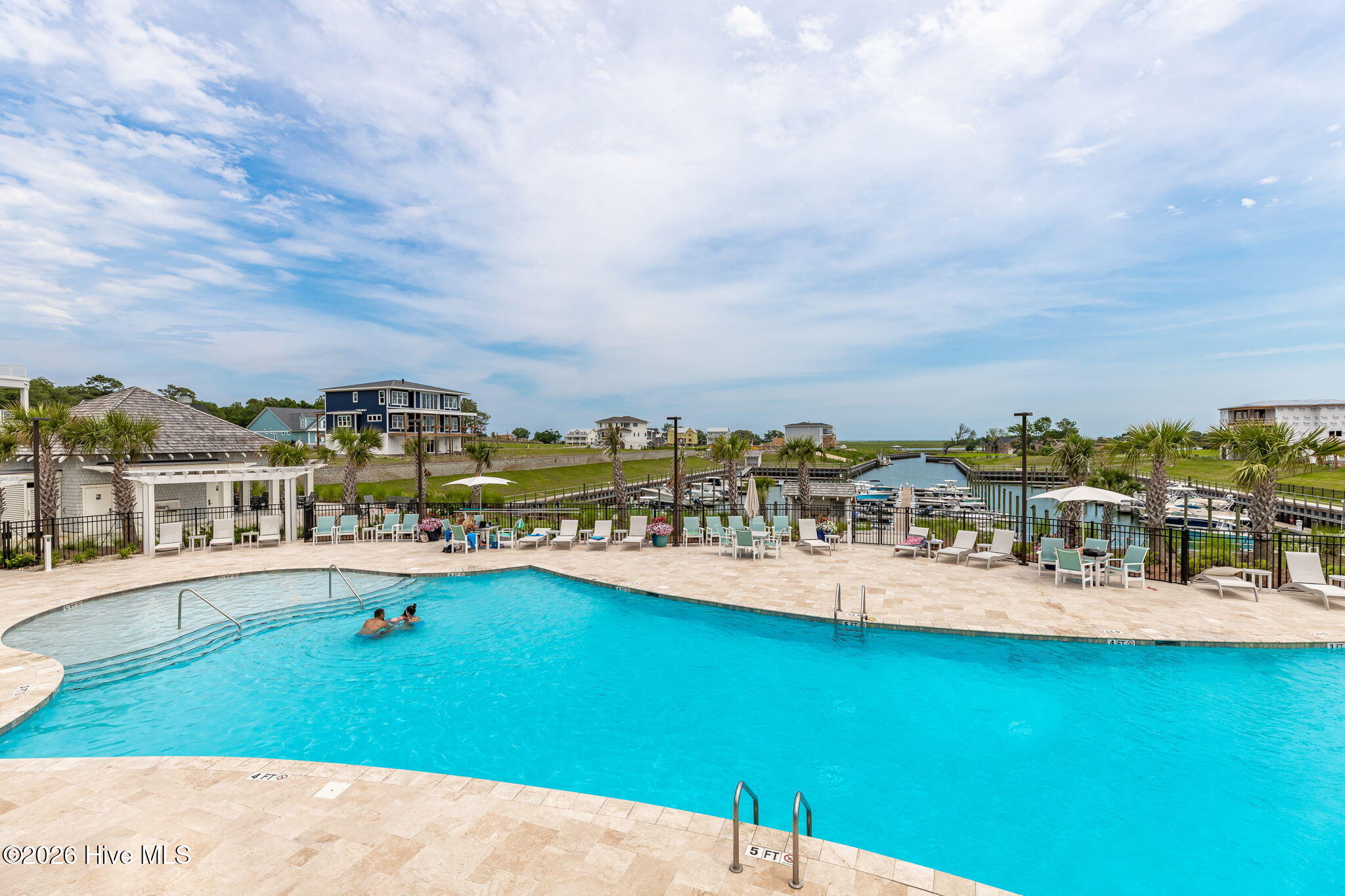 100558696 | Photo 23