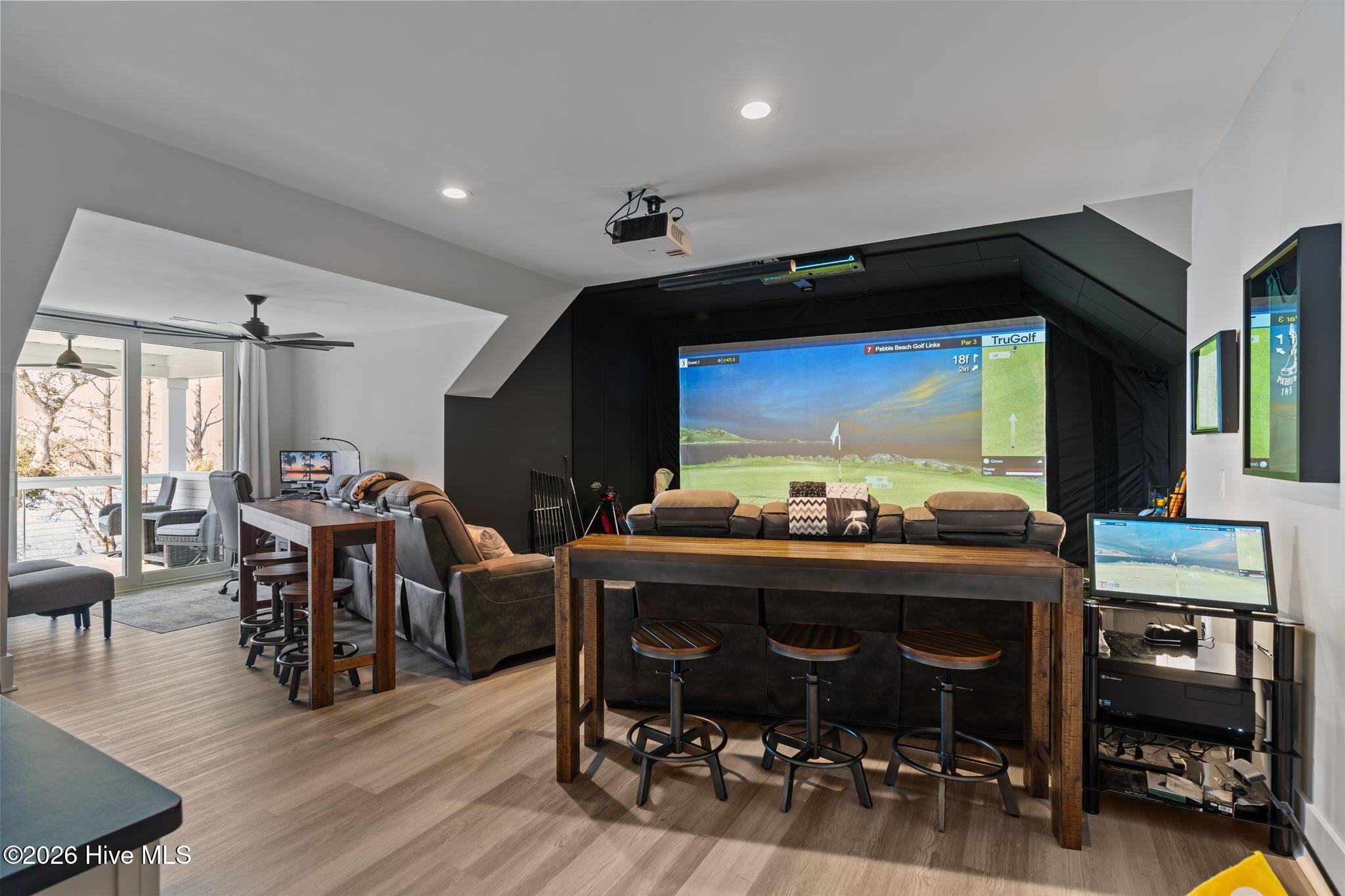 100554448 | Photo 35