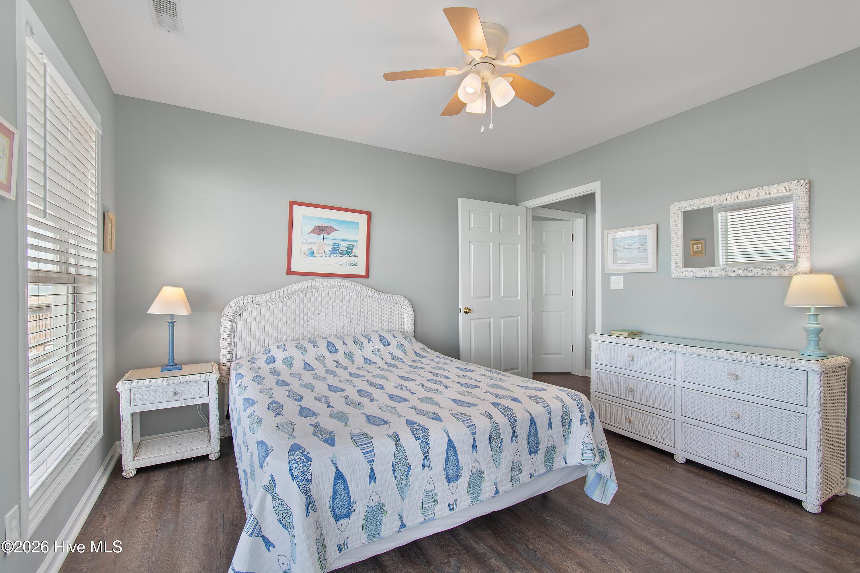 100566525 | Photo 34