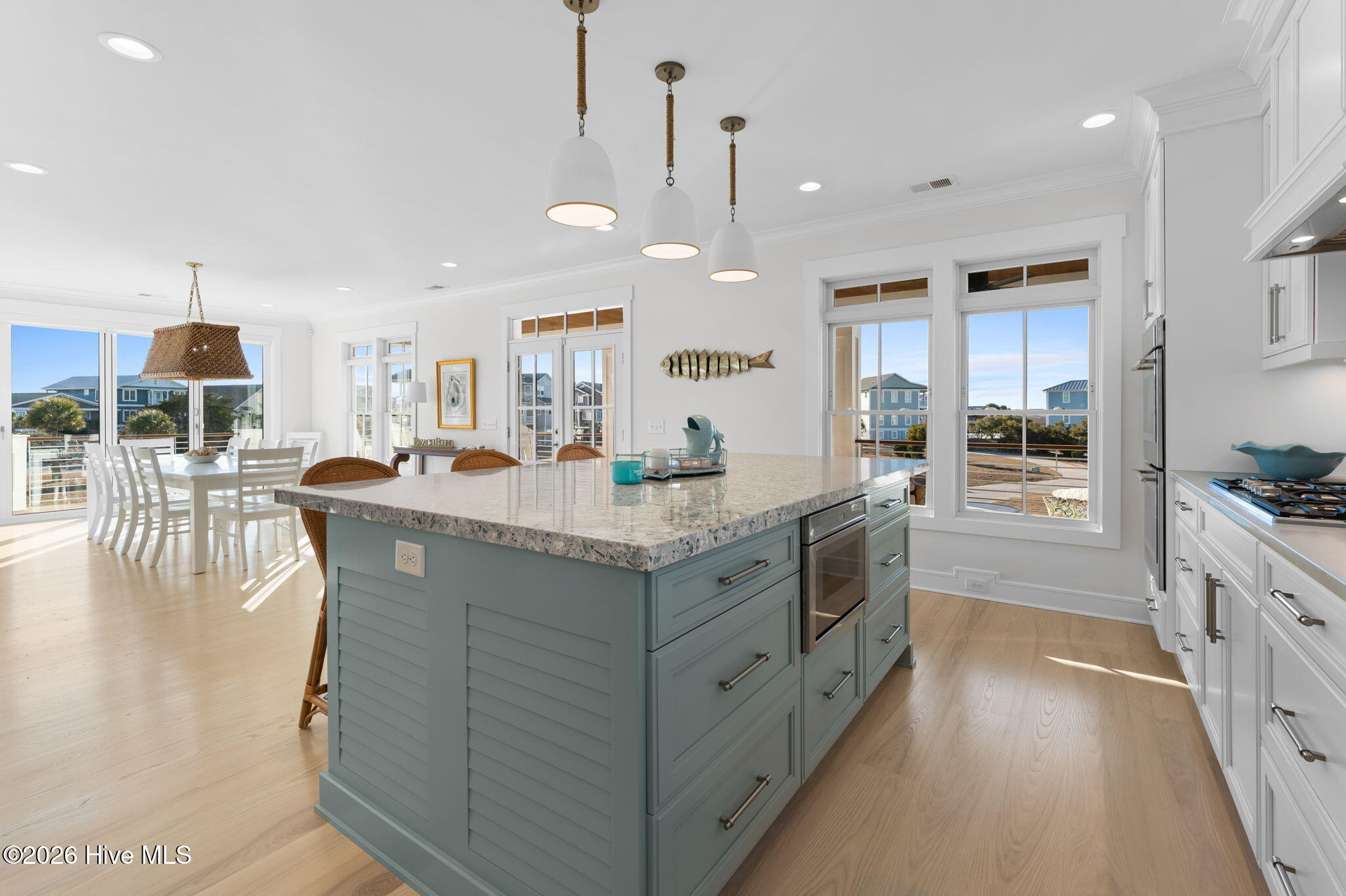 100550371 | Photo 19