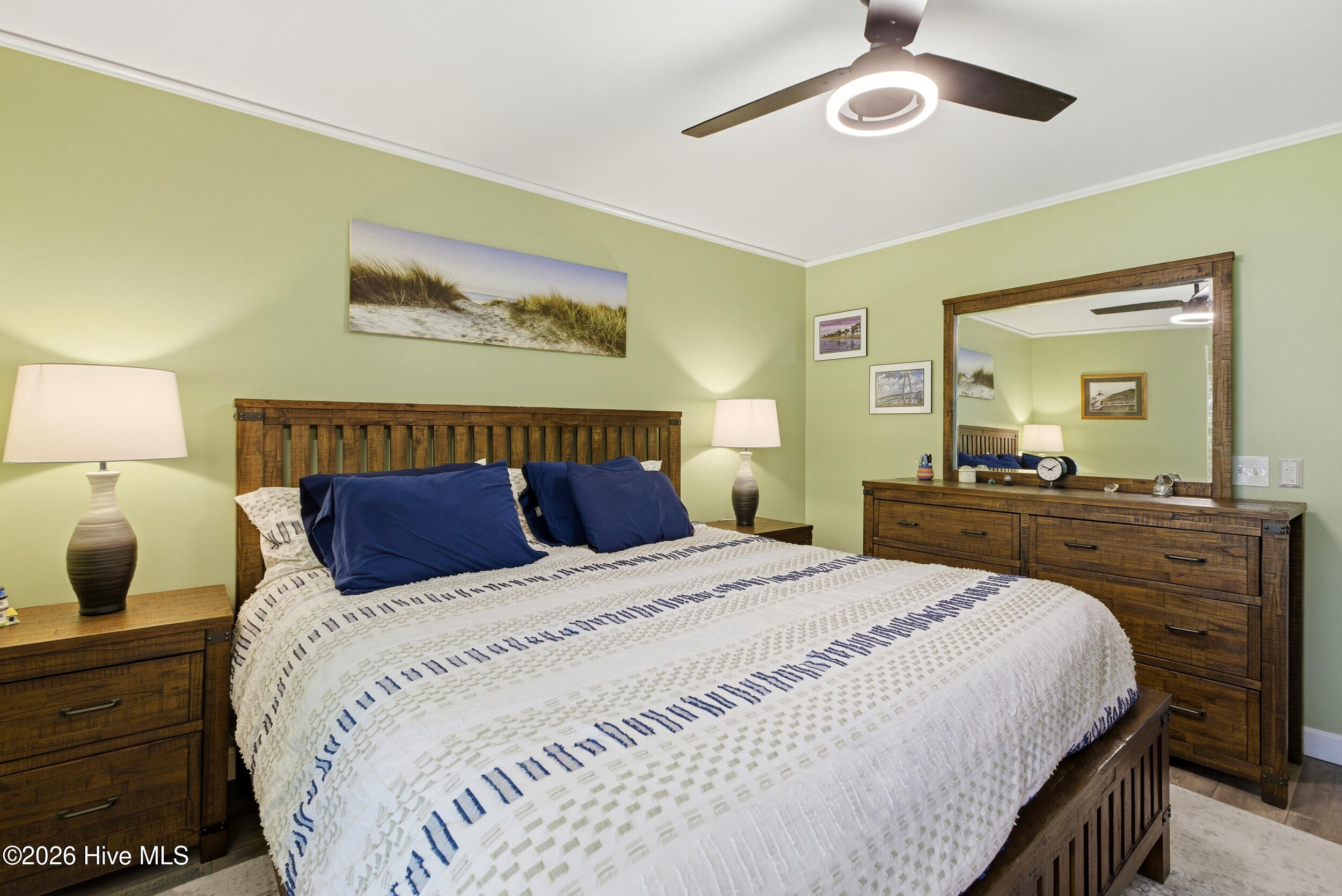 100552075 | Photo 23