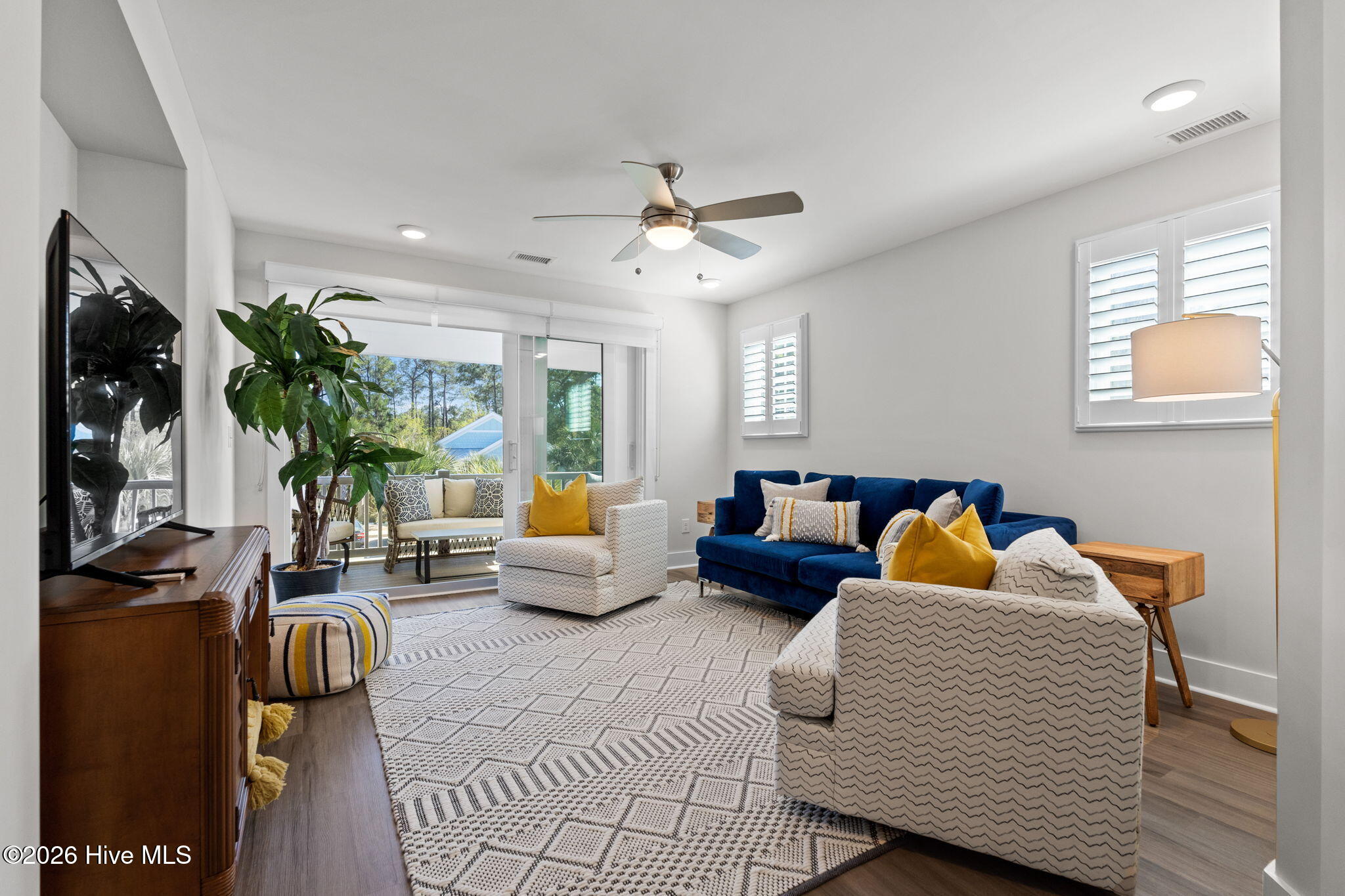 100564957 | Photo 26